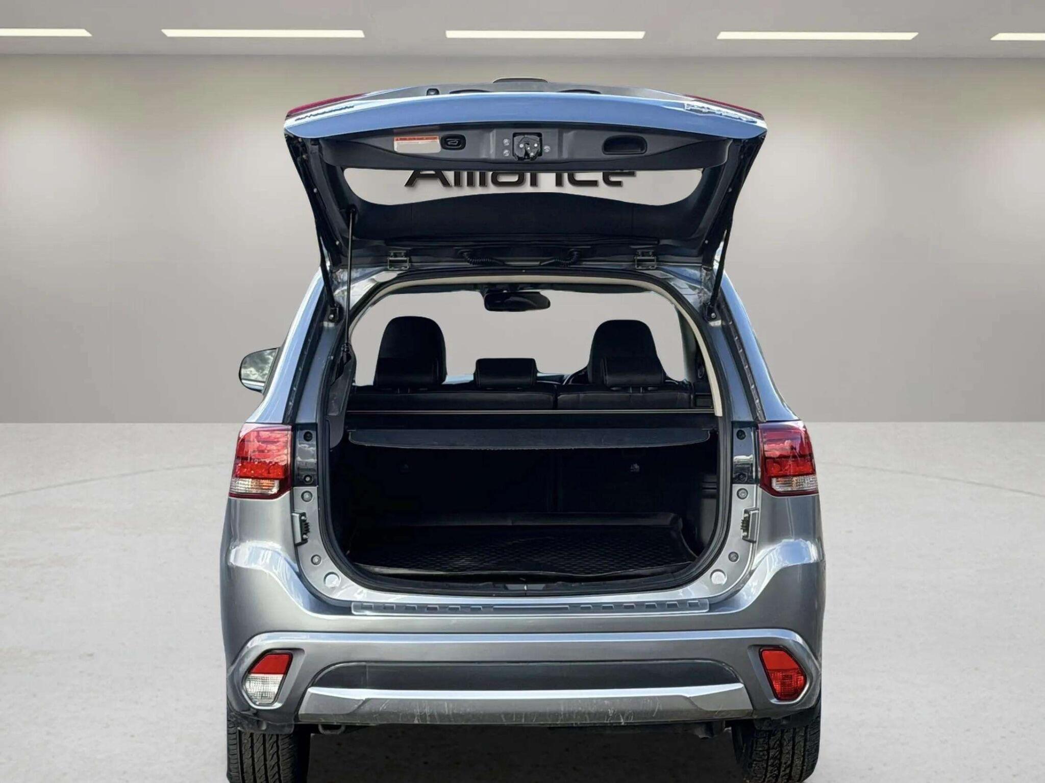 Mitsubishi Outlander view 65