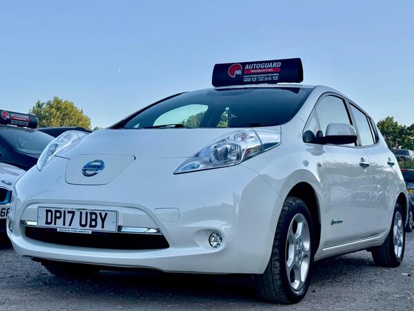 White 2017 Nissan Leaf Hatchback Front-wheel drive Automatic