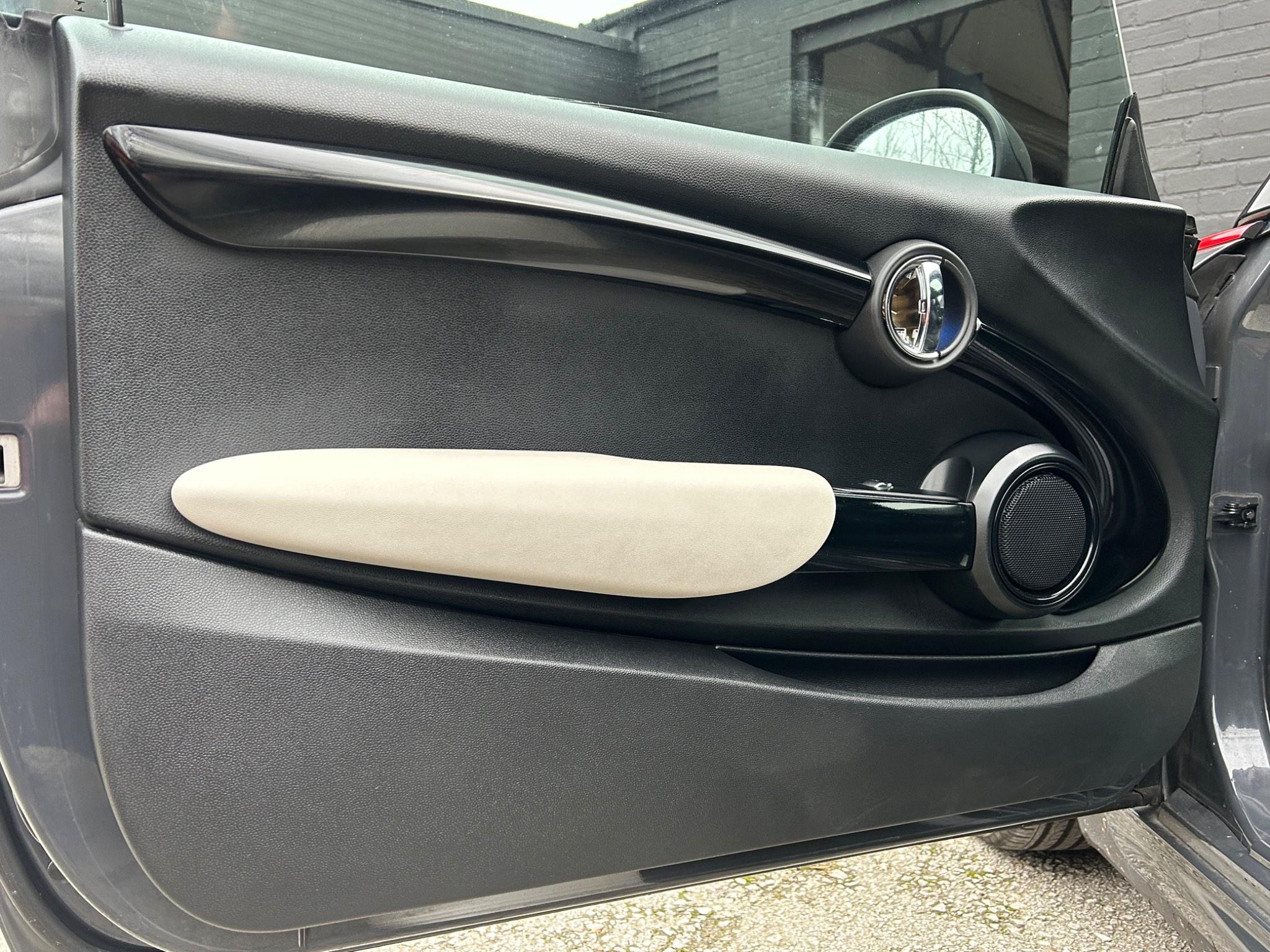 Mini Hatch view 9