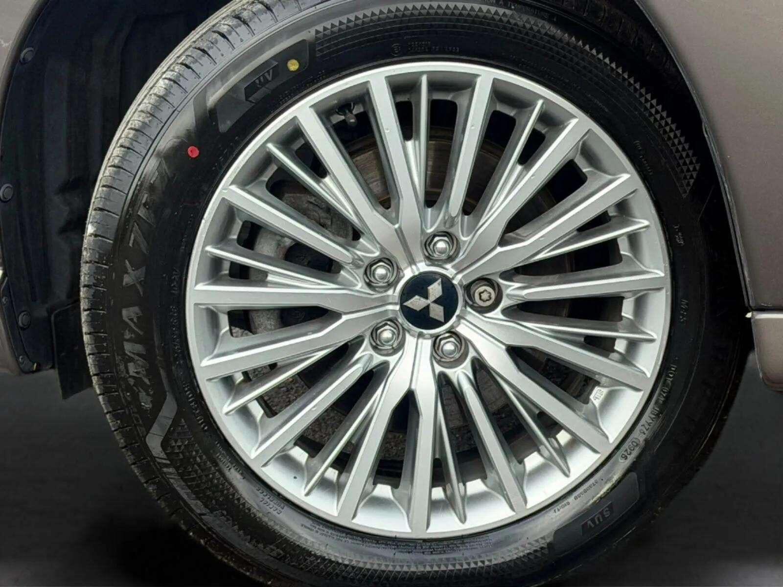 Mitsubishi Outlander view 67
