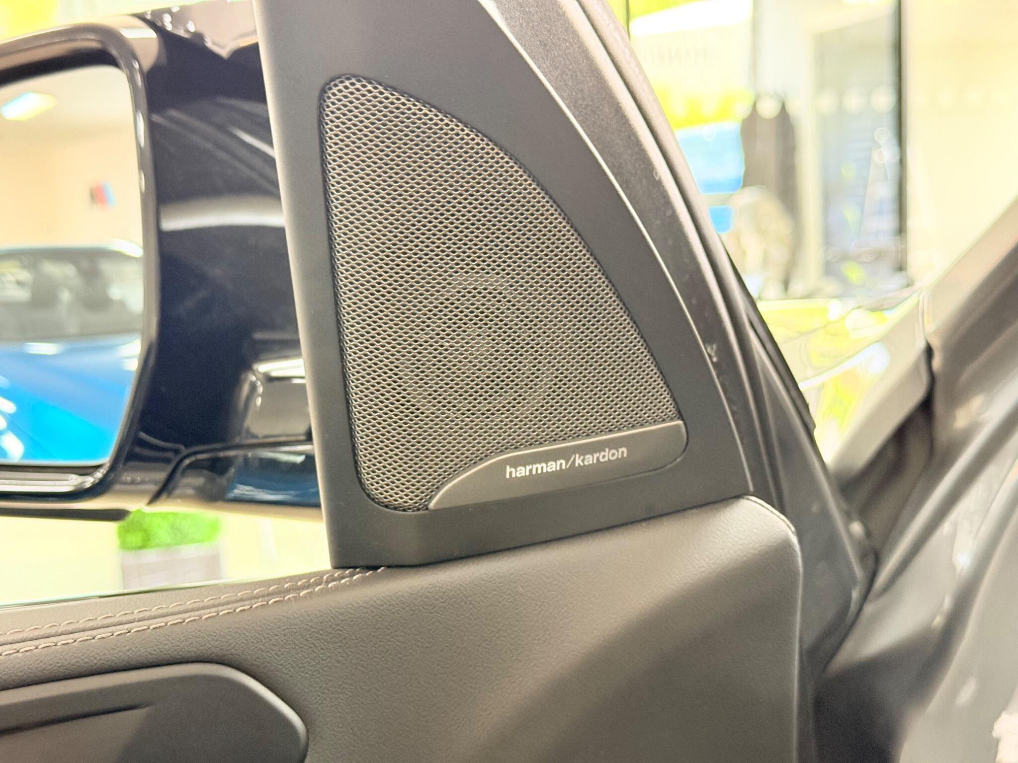 BMW X7 view 57