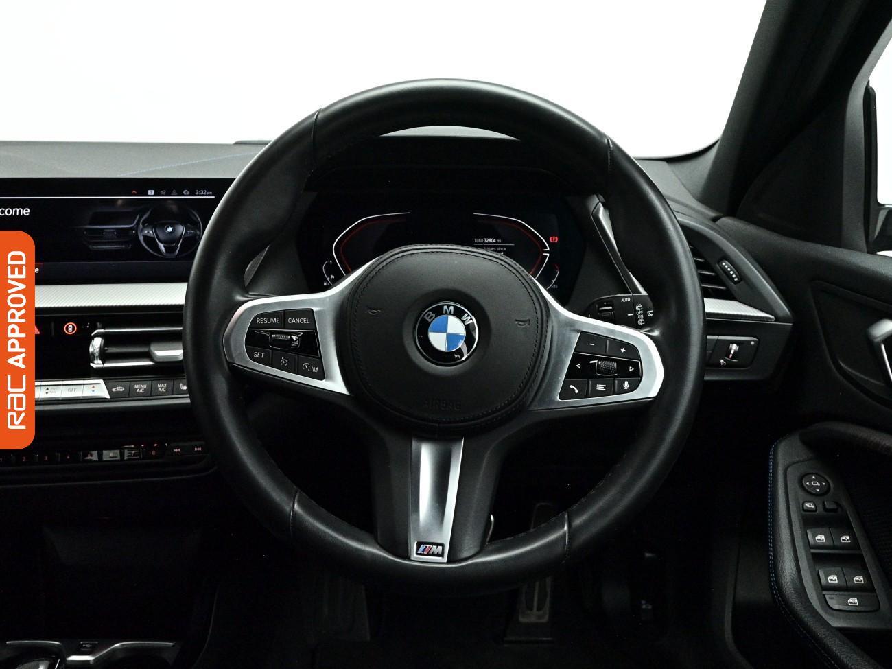 BMW 1 Series view 9