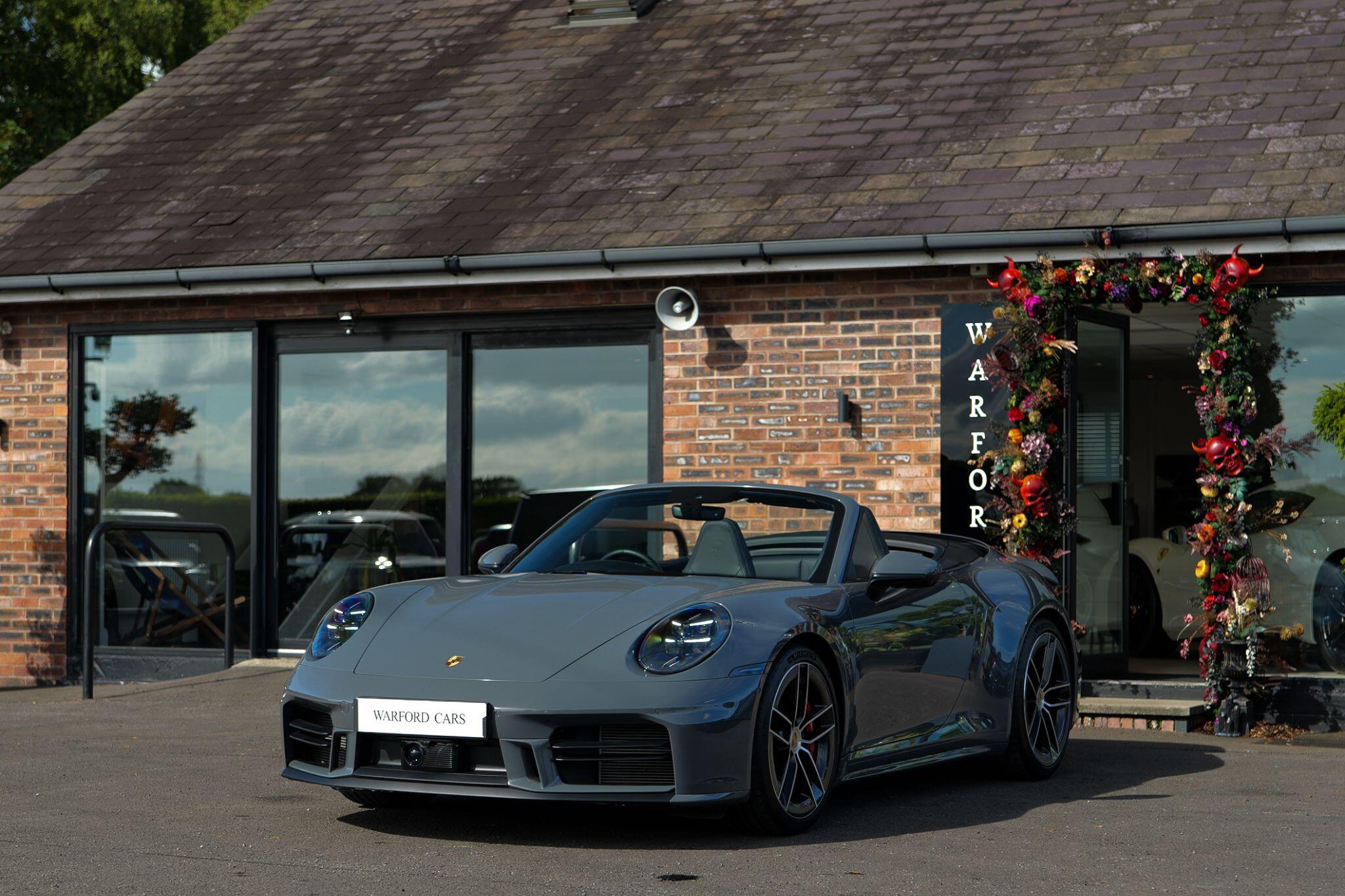 Porsche 911 view 3
