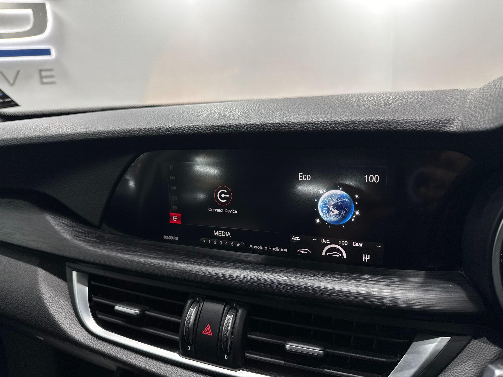 Alfa Romeo Stelvio view 31