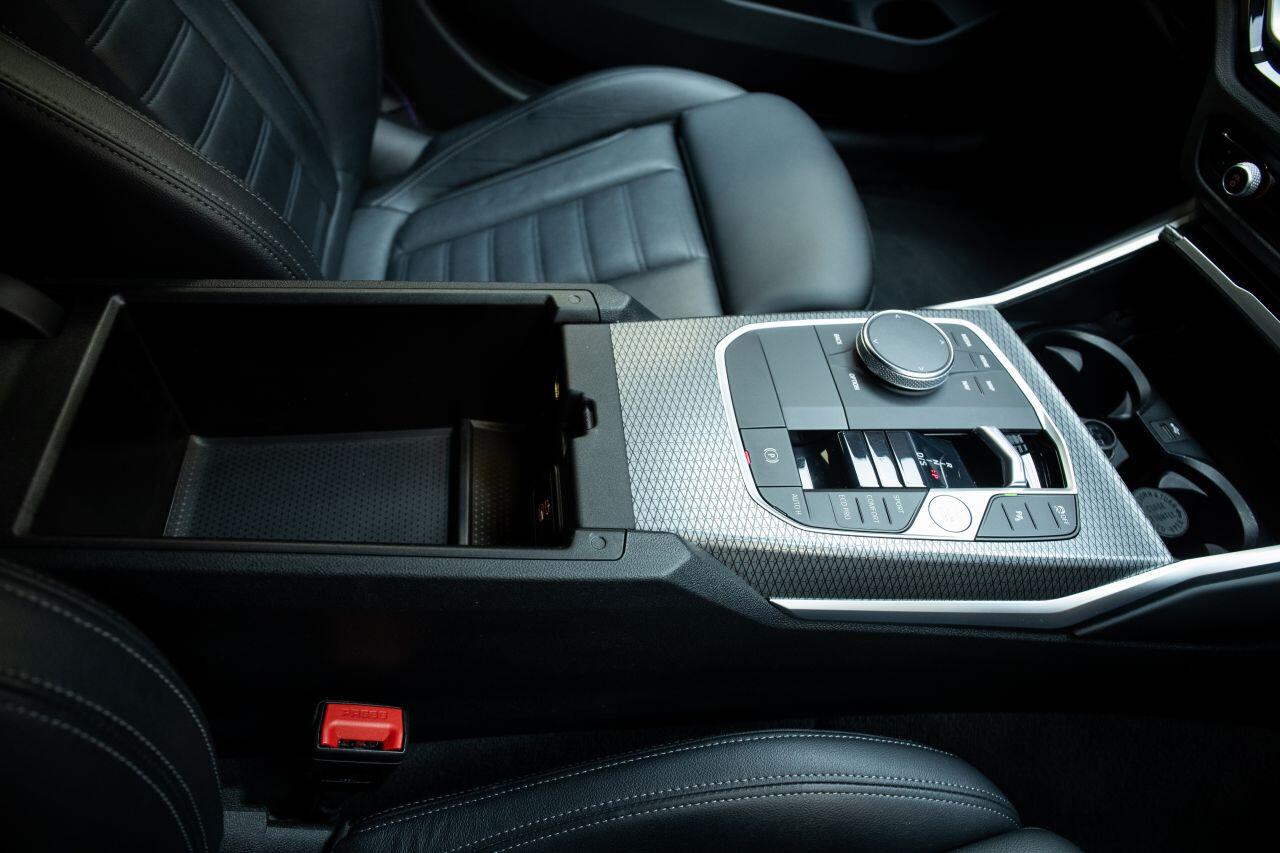 BMW 3 Series view 37