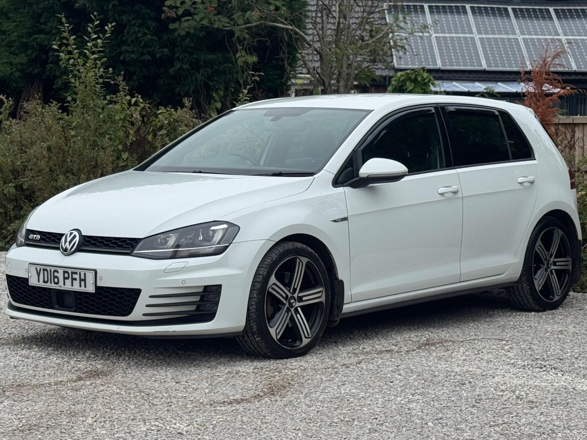 Volkswagen Golf view 6