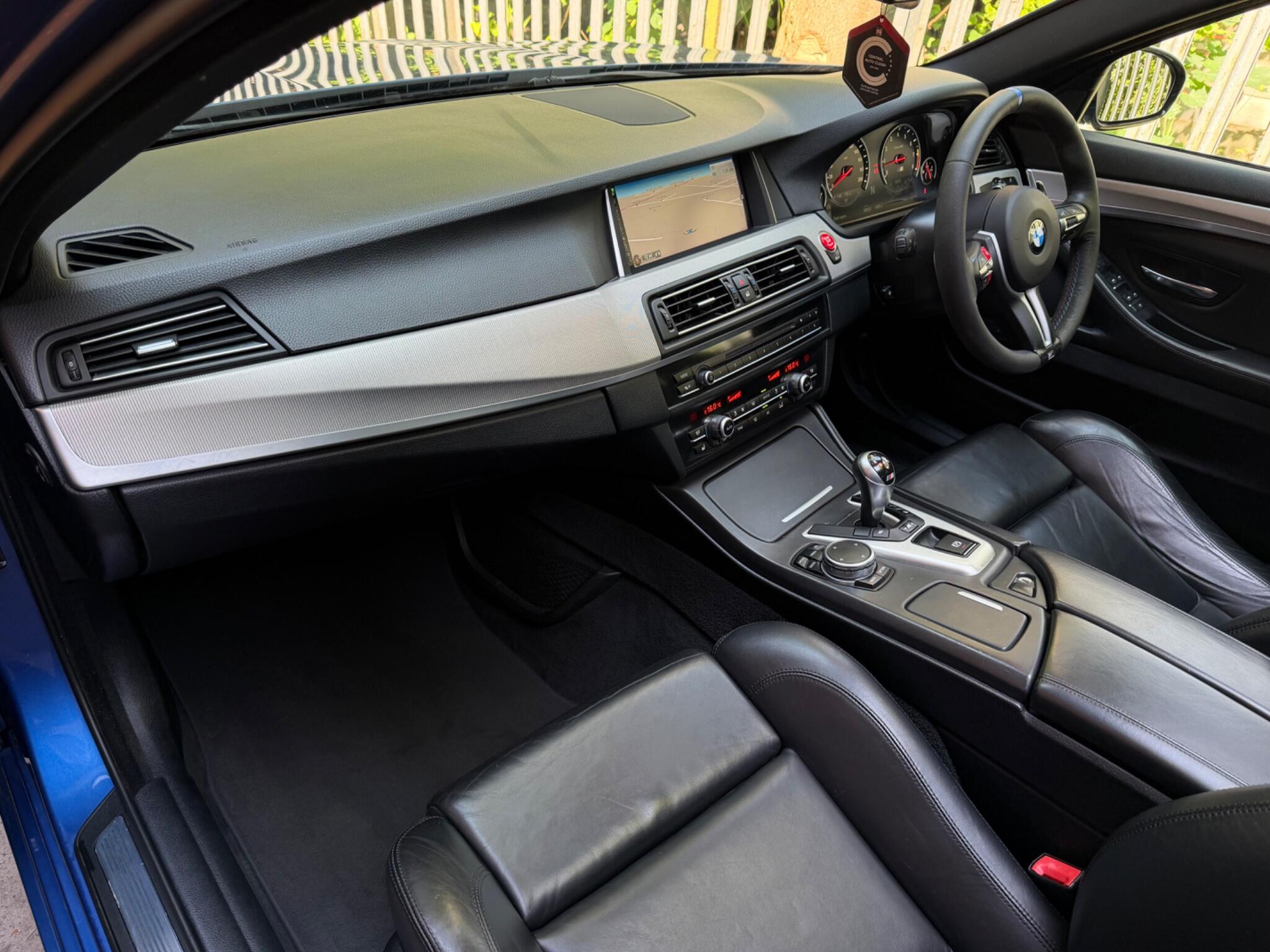 BMW M5 view 16