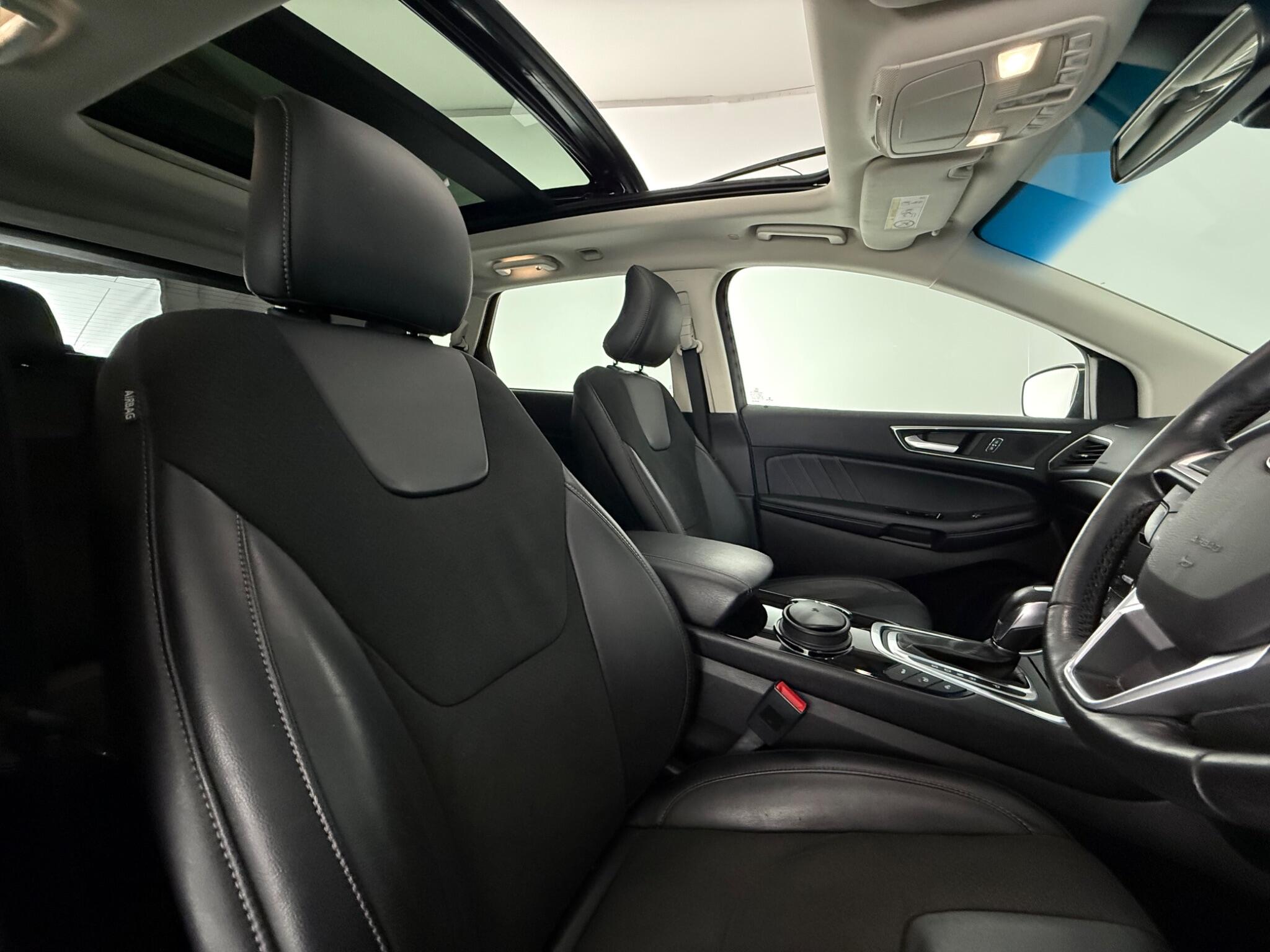 Ford Edge view 31