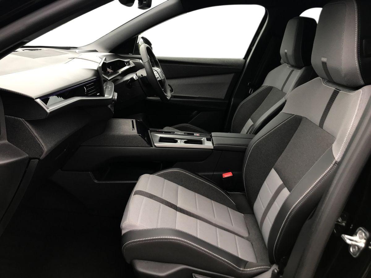 Vauxhall Grandland view 6
