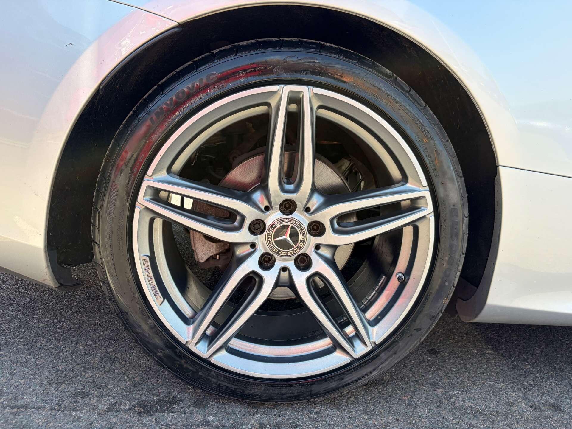 Mercedes-Benz E Class view 12