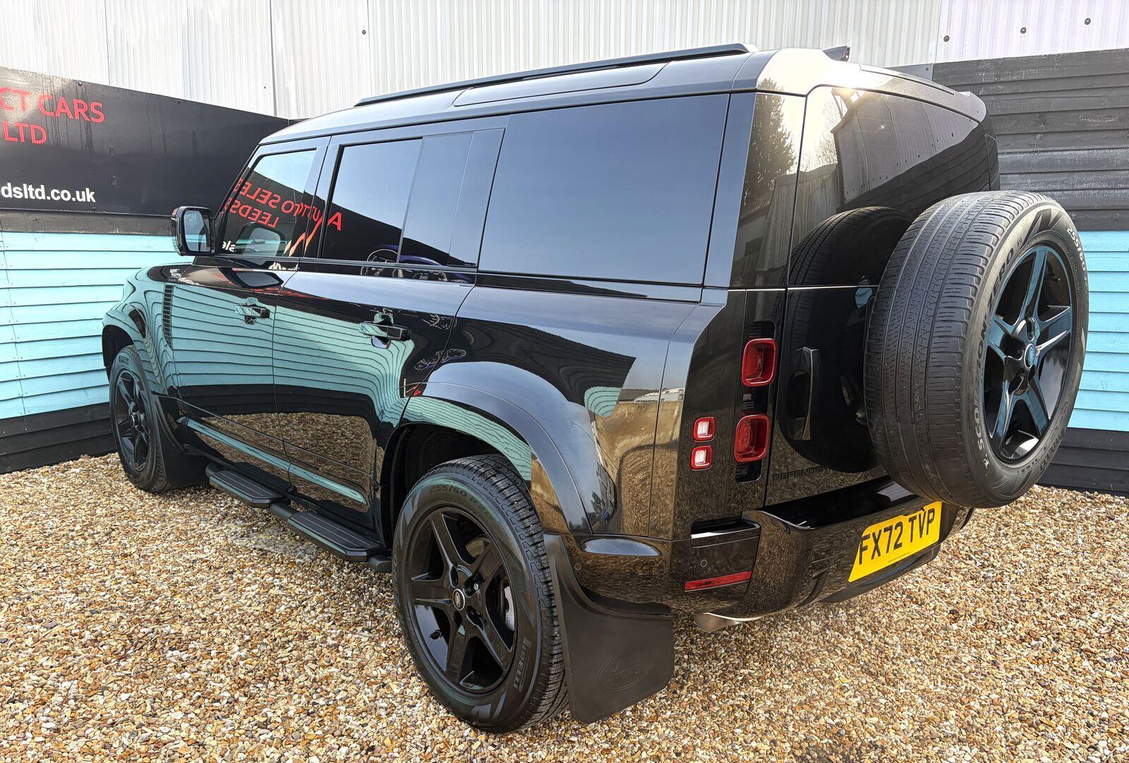 Land Rover Defender view 41