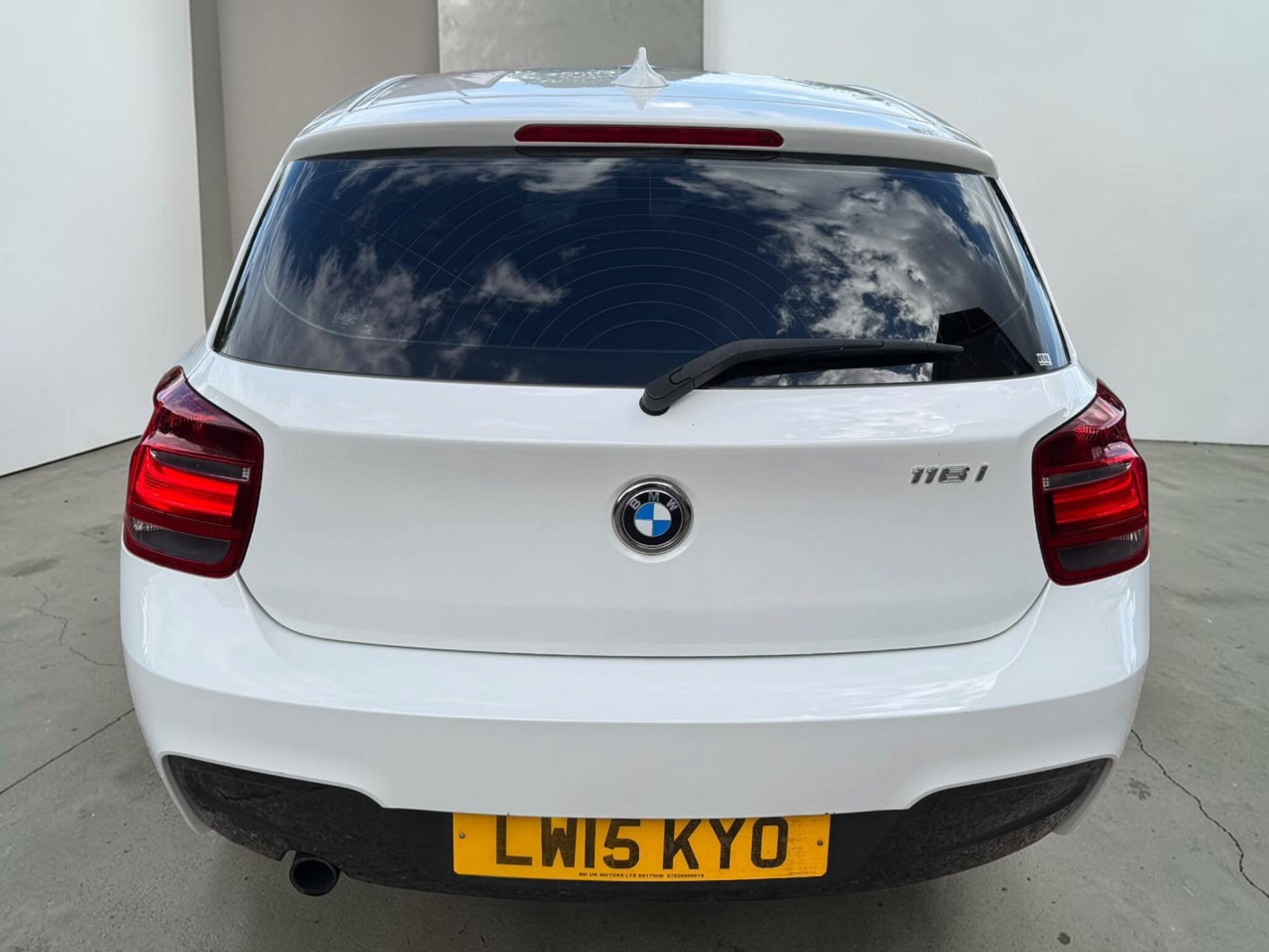 BMW 1 Series view 14