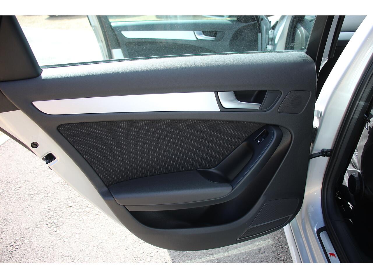 Audi A4 view 34