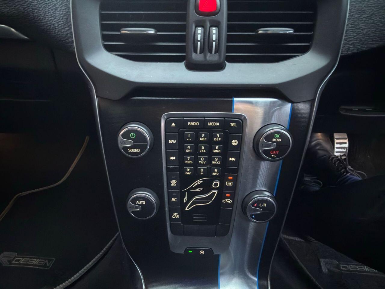 Volvo V40 view 10