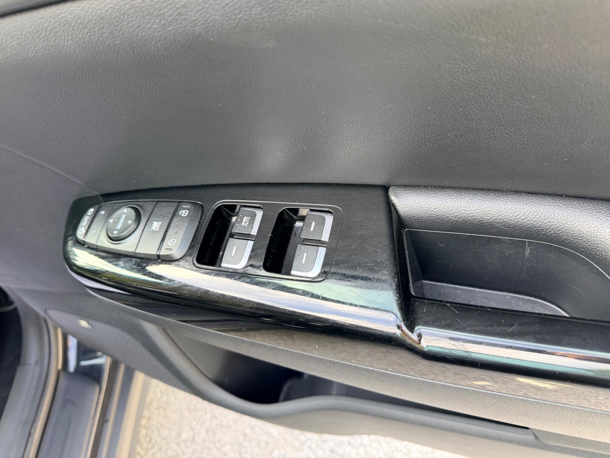Kia Sportage view 27