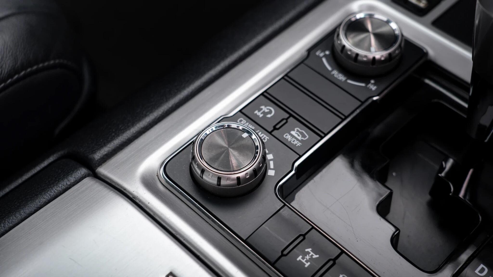 Toyota Land Cruiser view 24