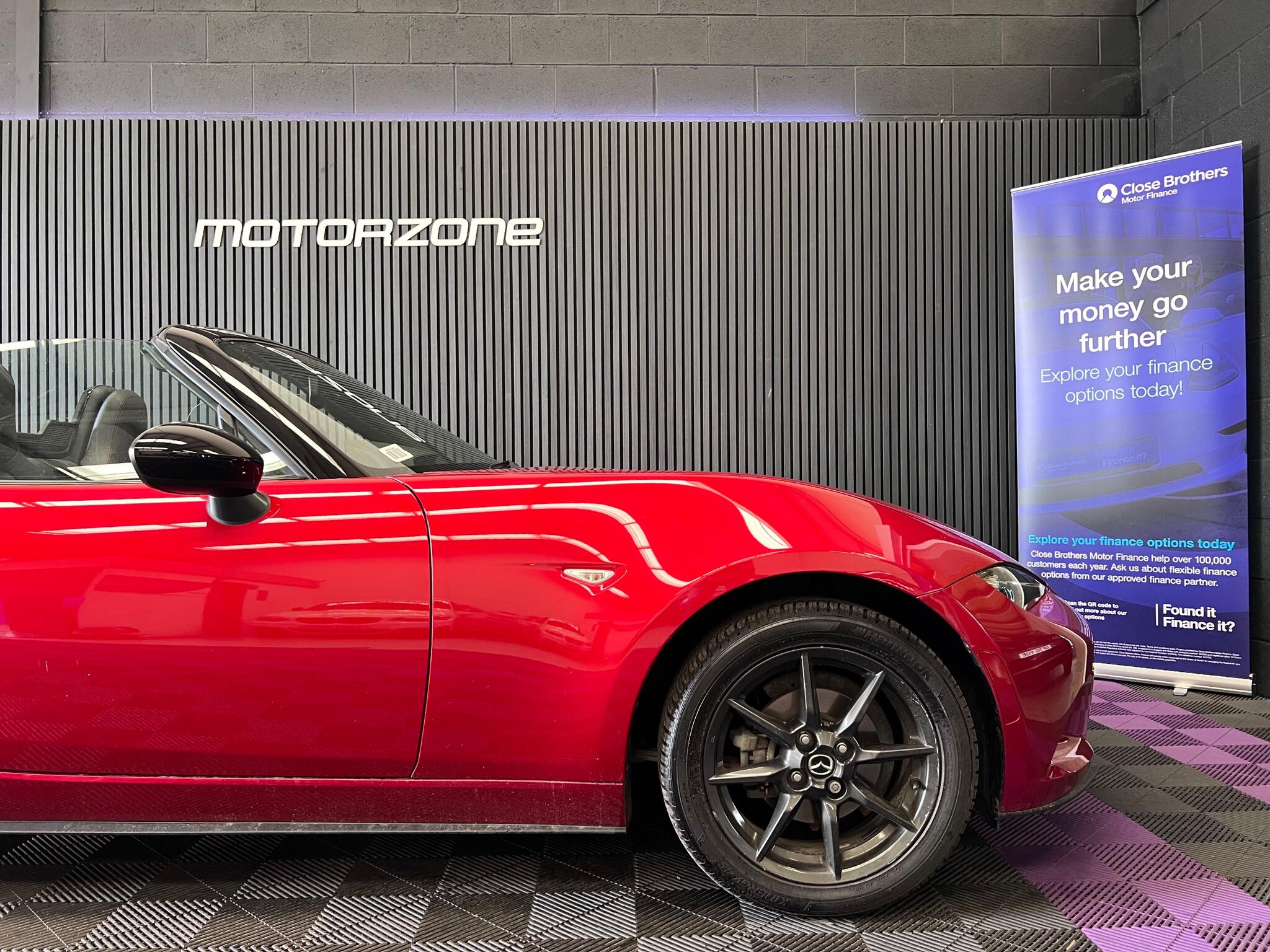Mazda MX-5 view 8