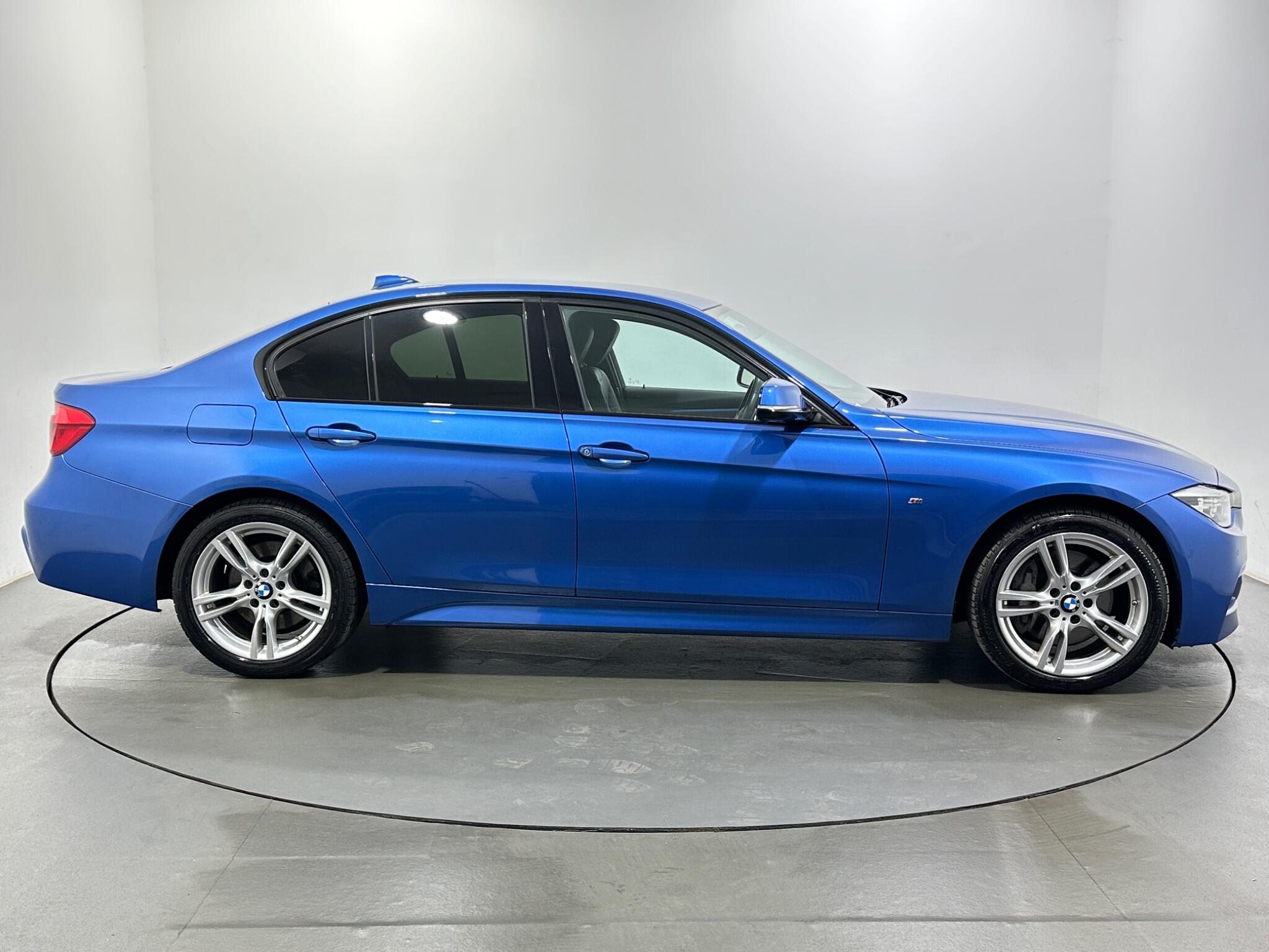 BMW 3 Series view 9