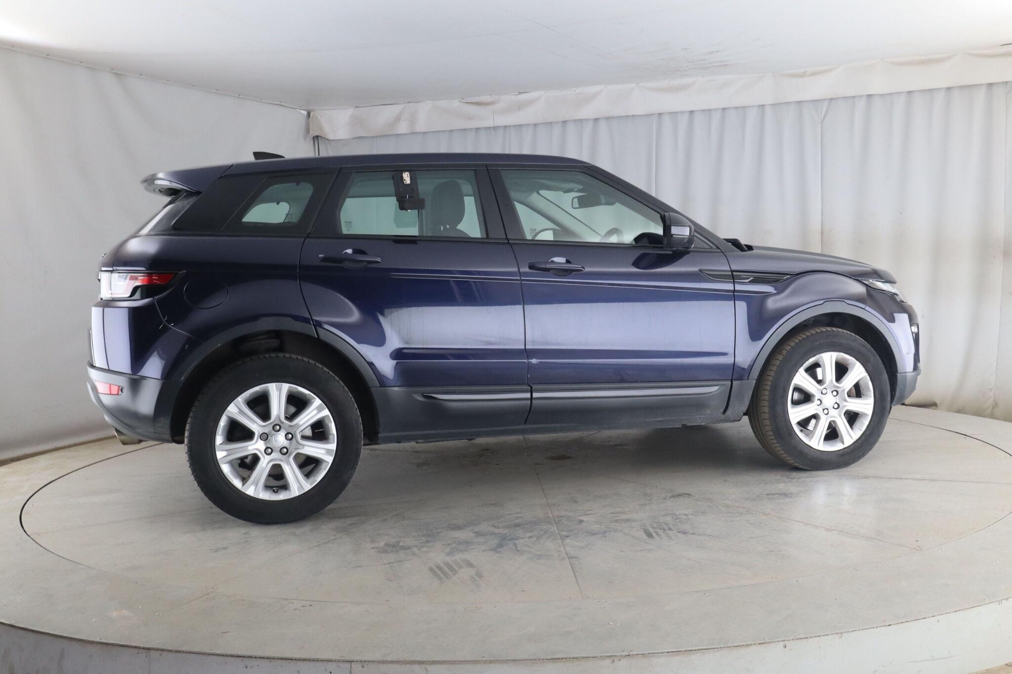 Land Rover Range Rover Evoque view 4