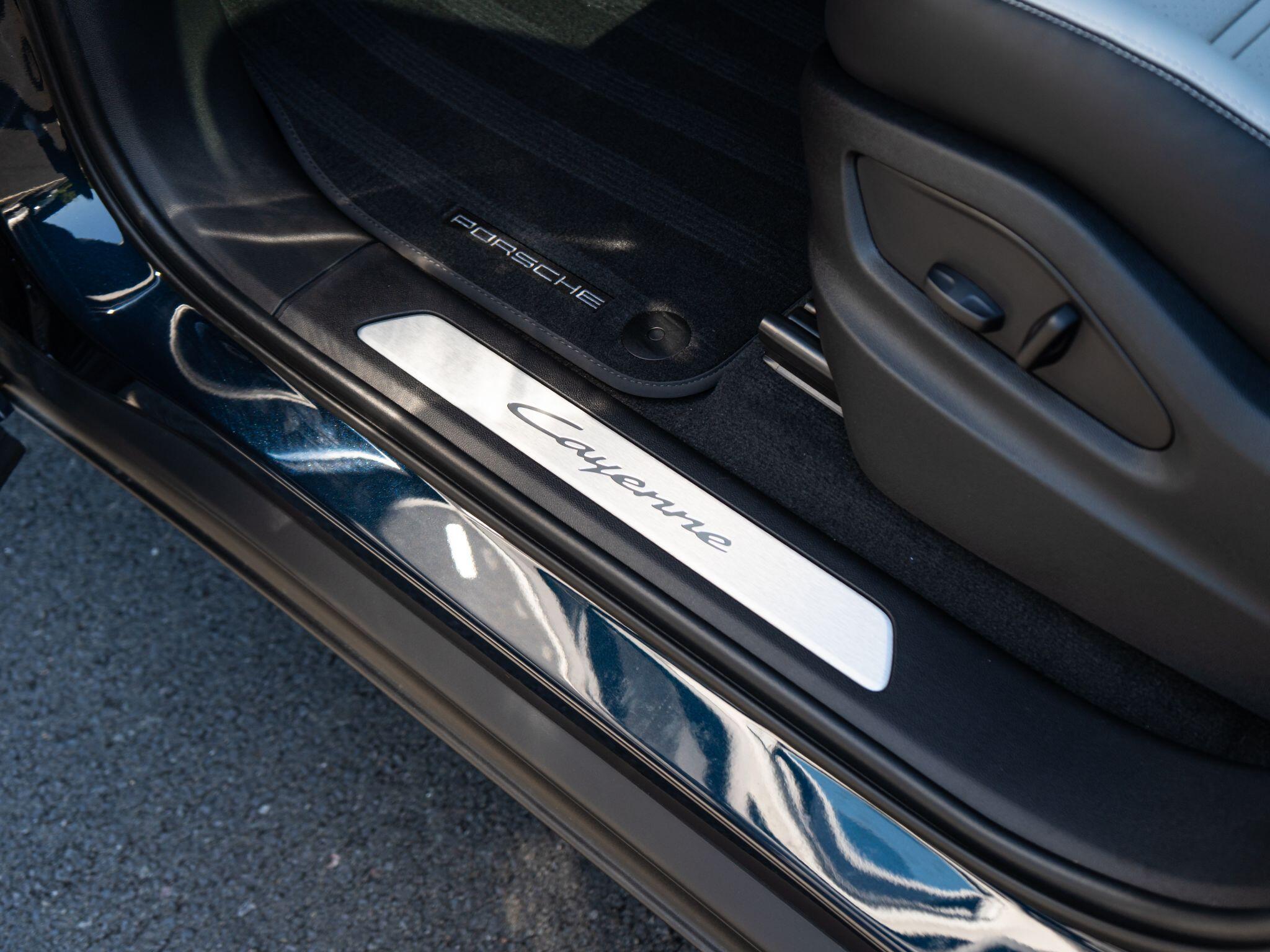 Porsche Cayenne view 46