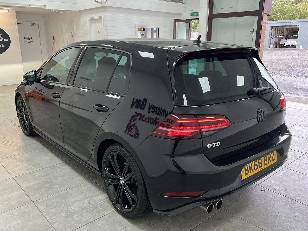 Volkswagen Golf view 5