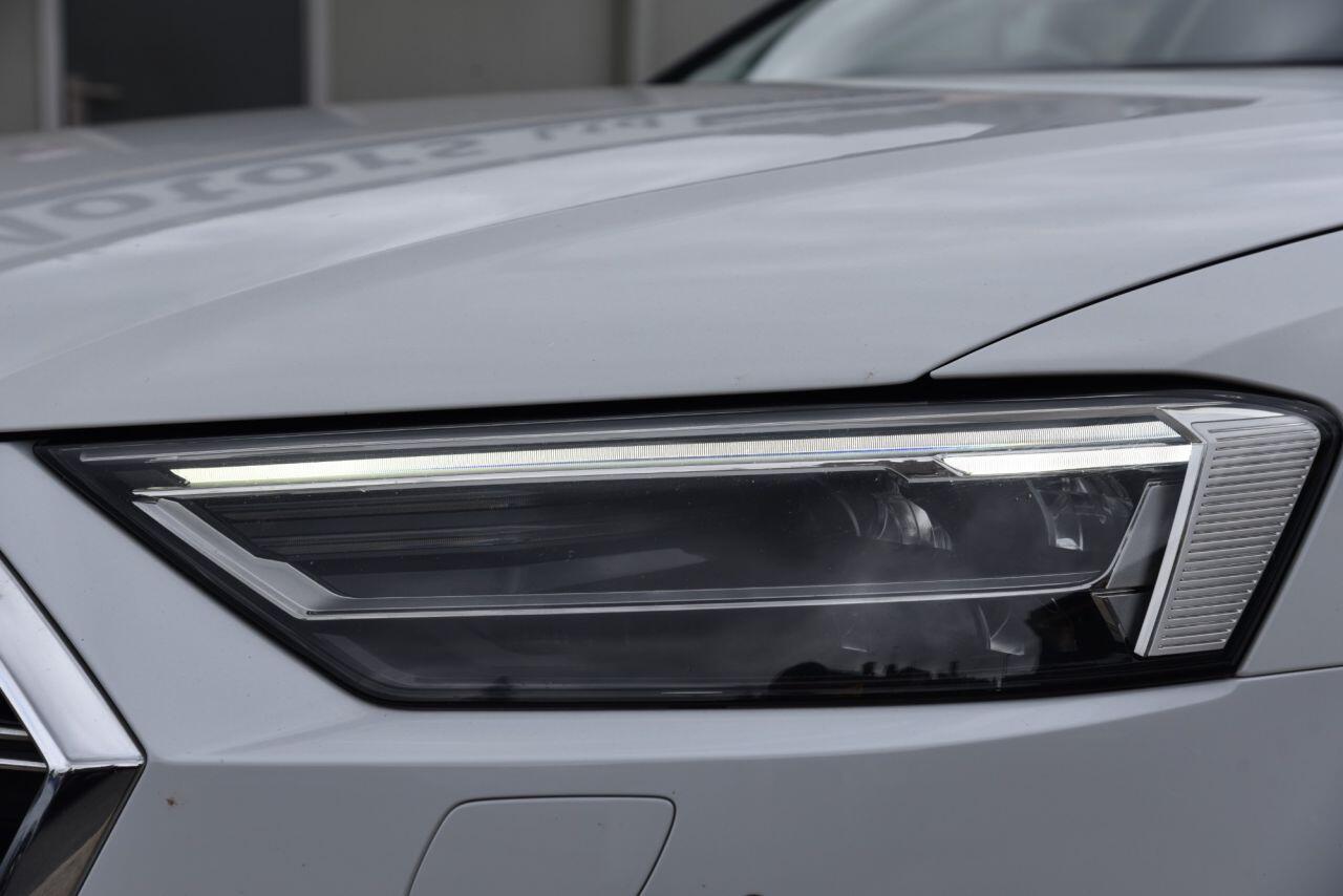 Audi A8 view 13