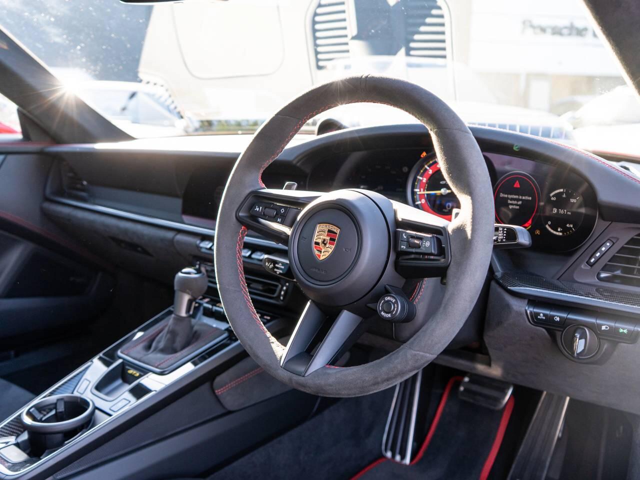 Porsche 911 view 4