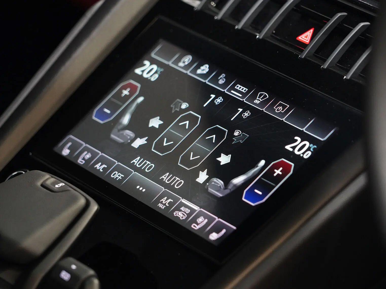 Lamborghini Urus view 30