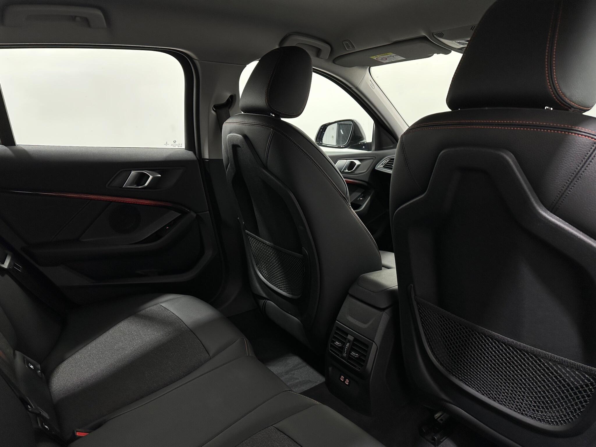 BMW 1 Series view 42