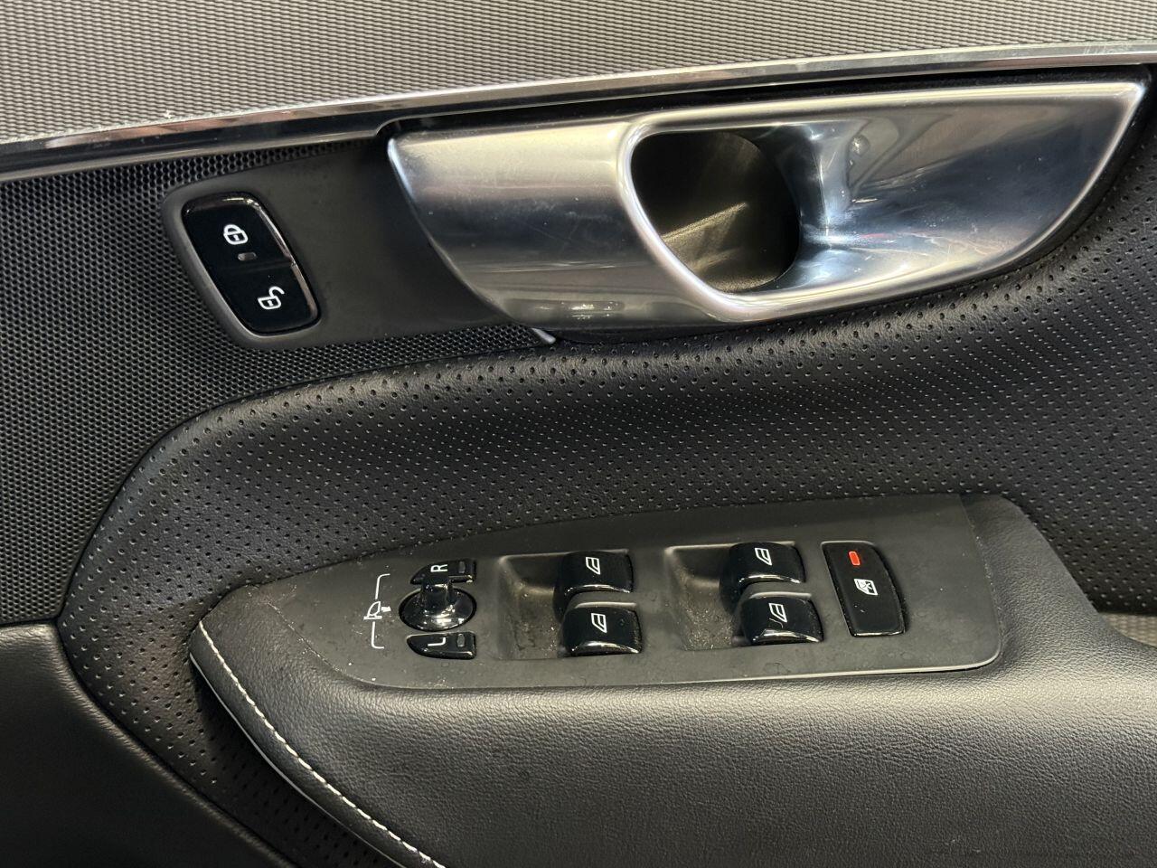 Volvo XC90 view 45