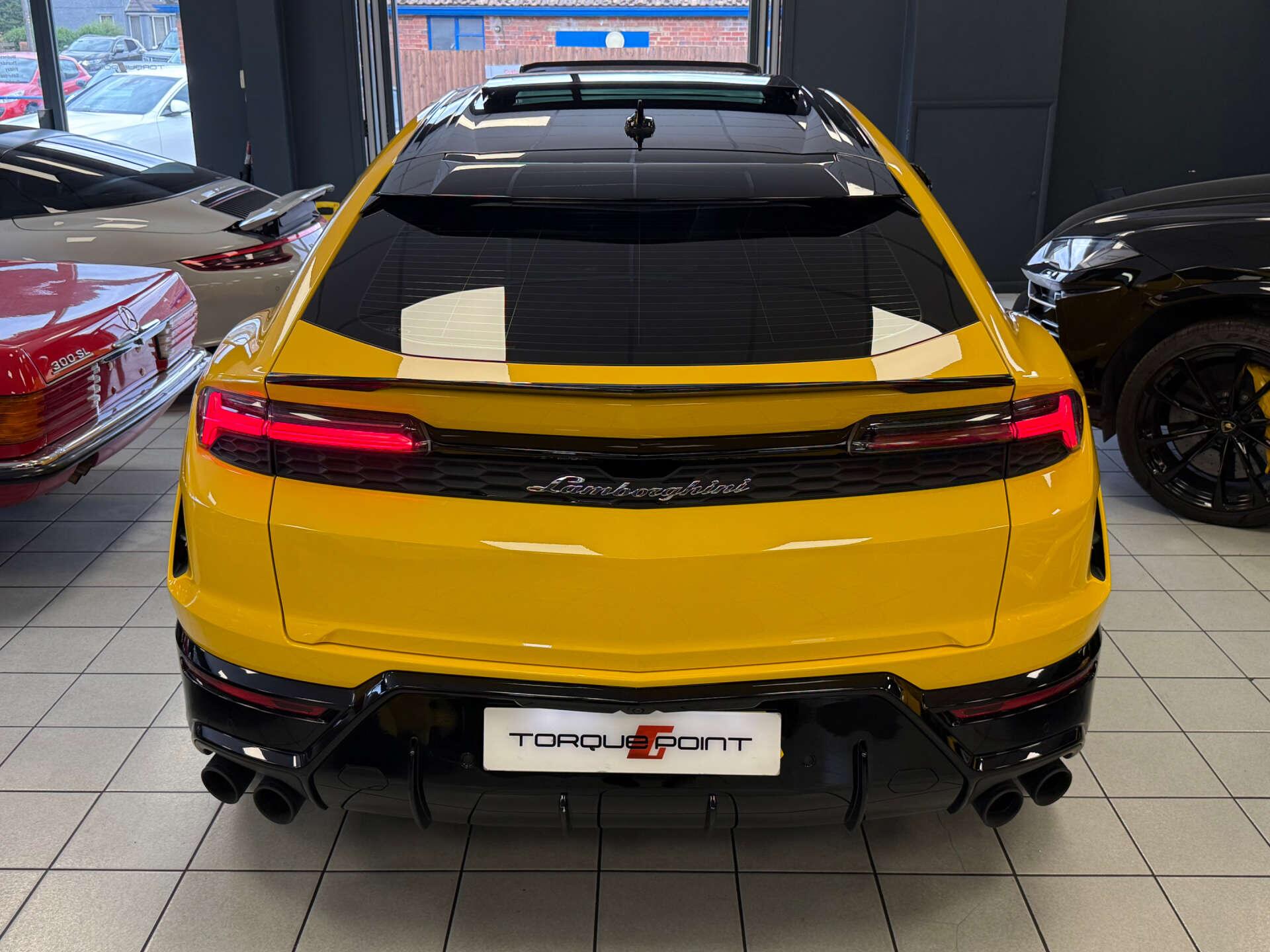 Lamborghini Urus view 9
