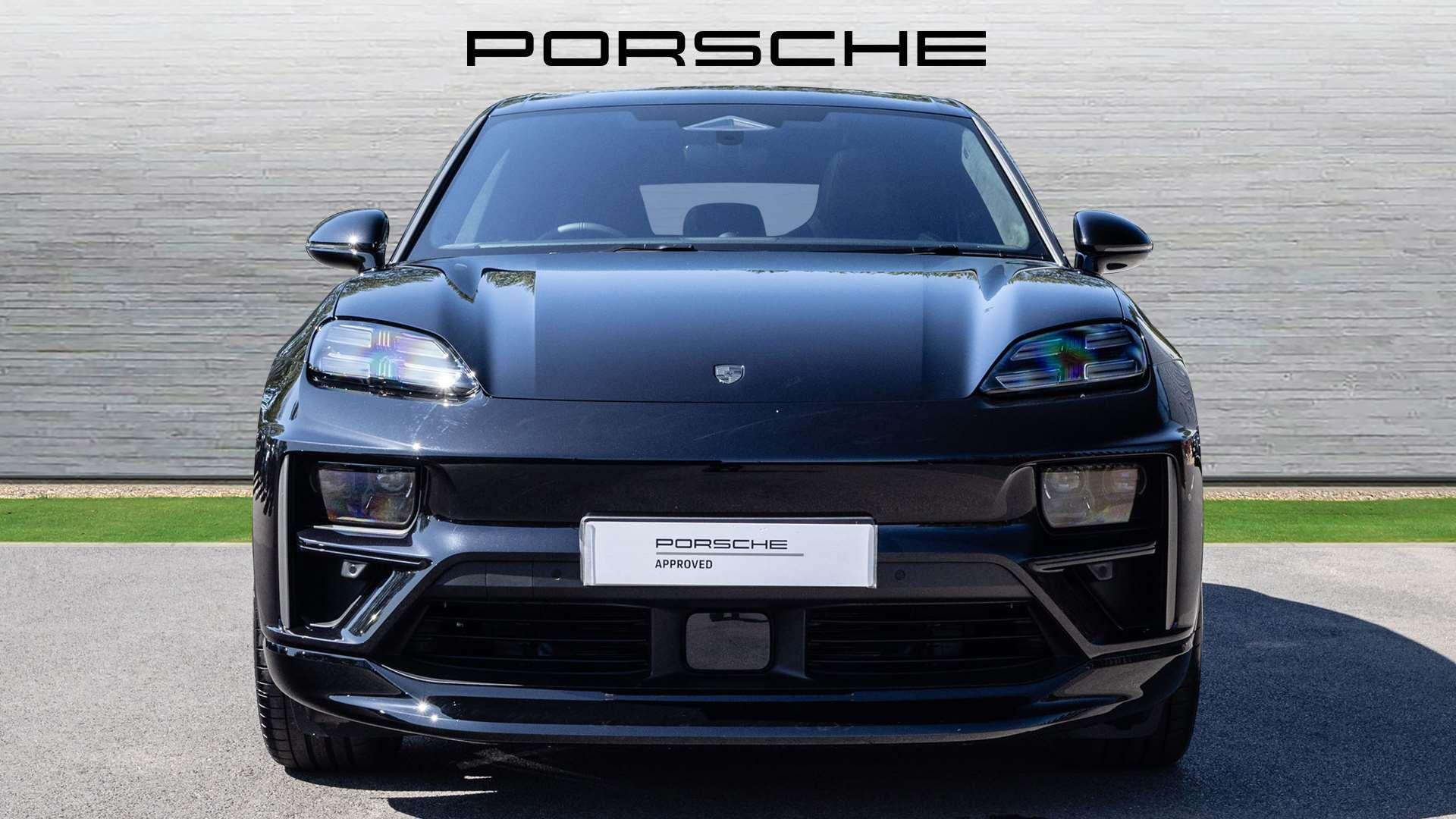 Porsche Macan view 8