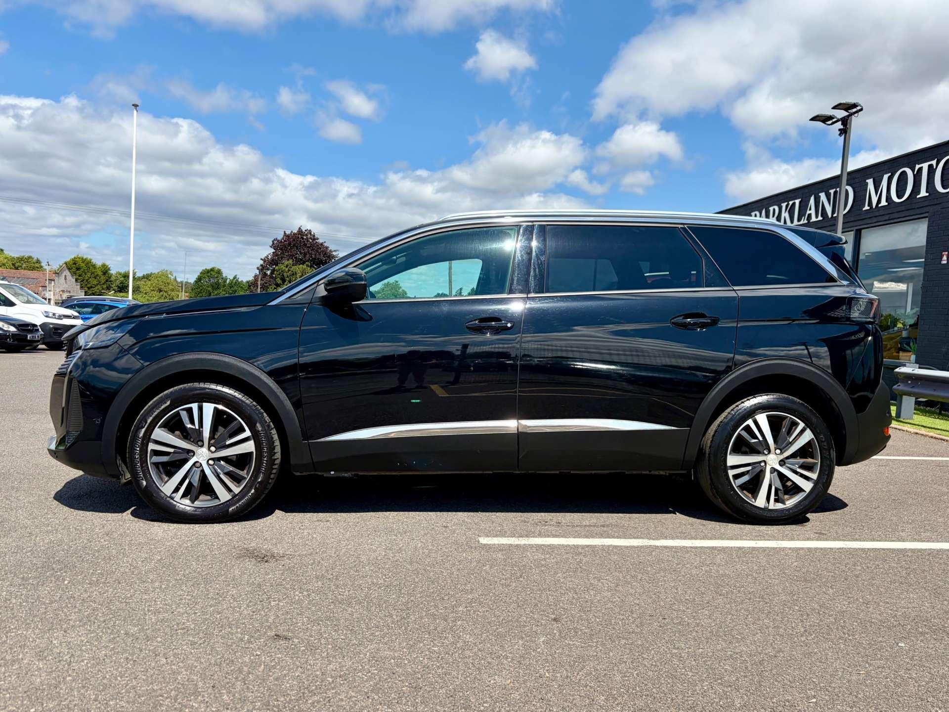 Peugeot 5008 view 5