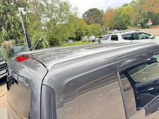 Ford Transit Connect view 23