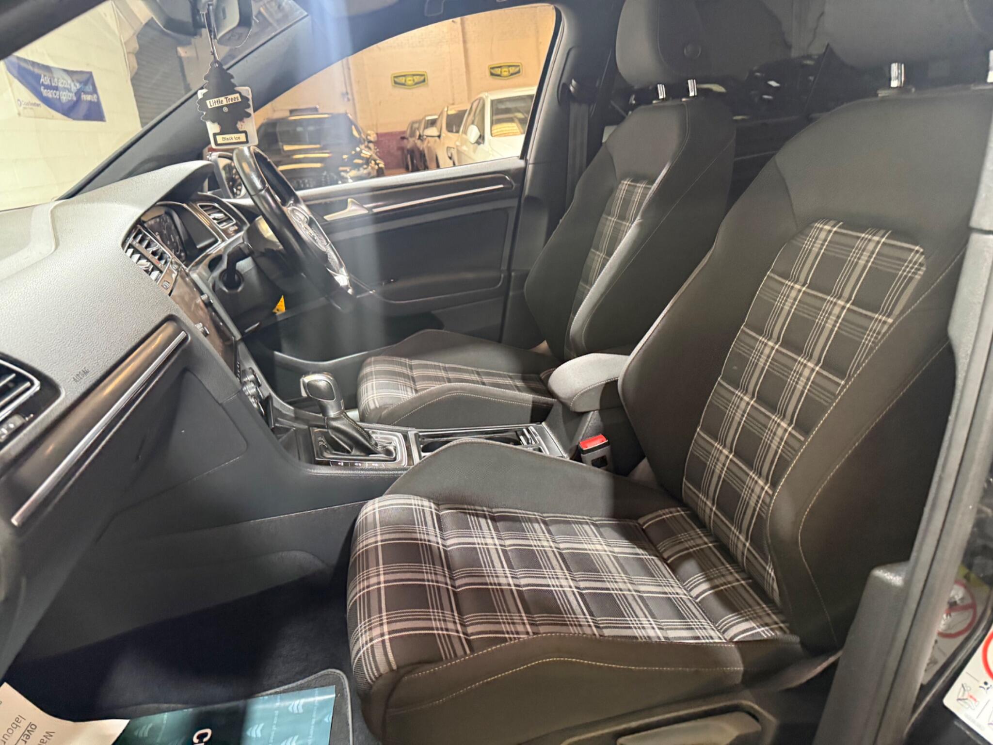 Volkswagen Golf view 56