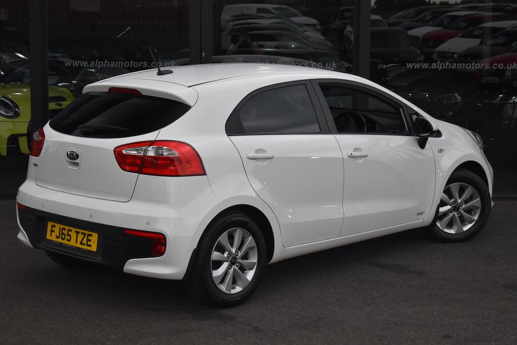 Kia Rio view 7