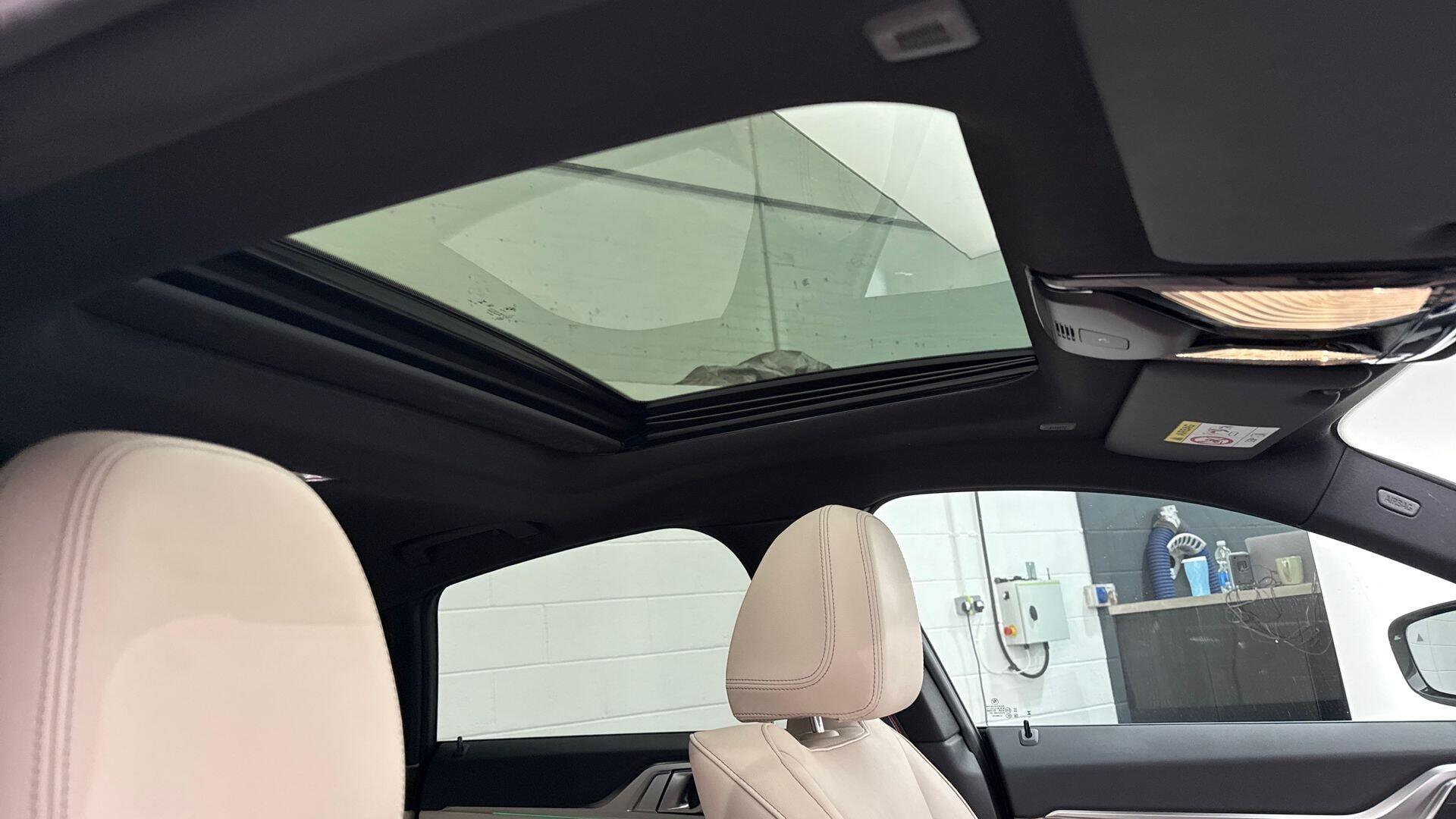 BMW I4 view 22