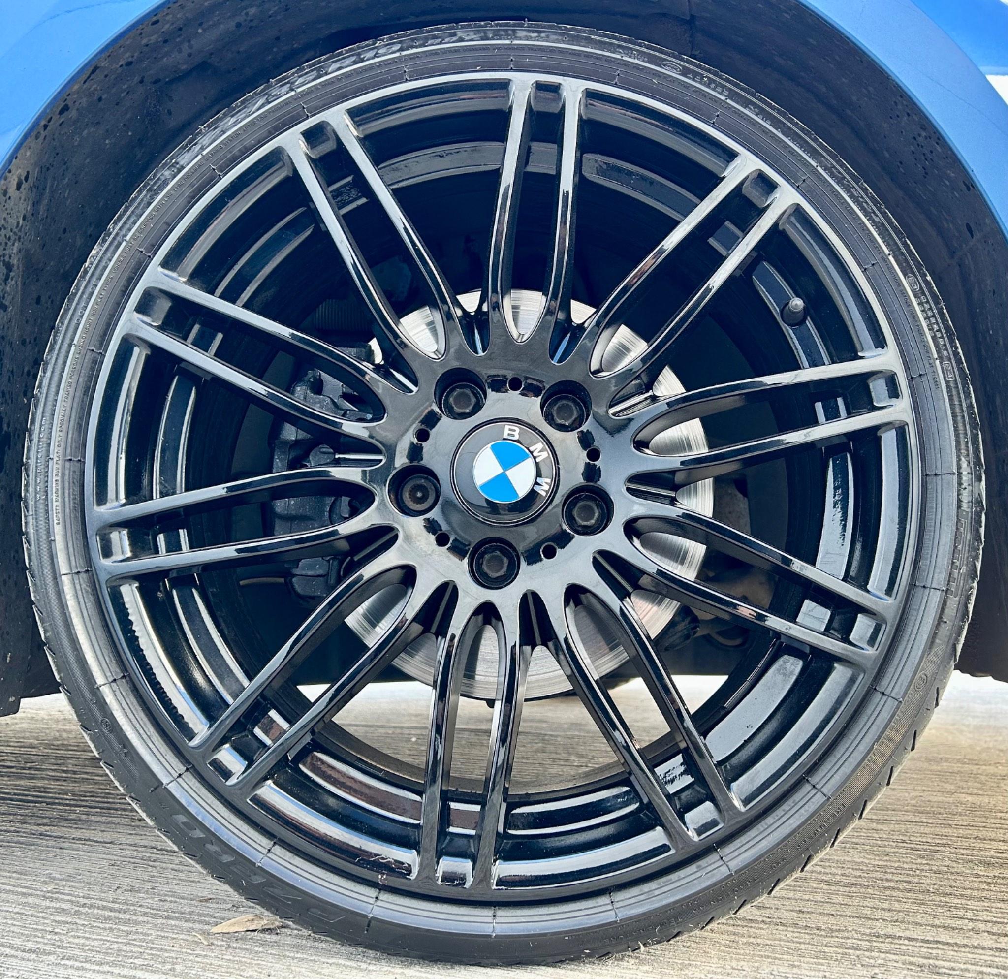 BMW 3 Series view 24