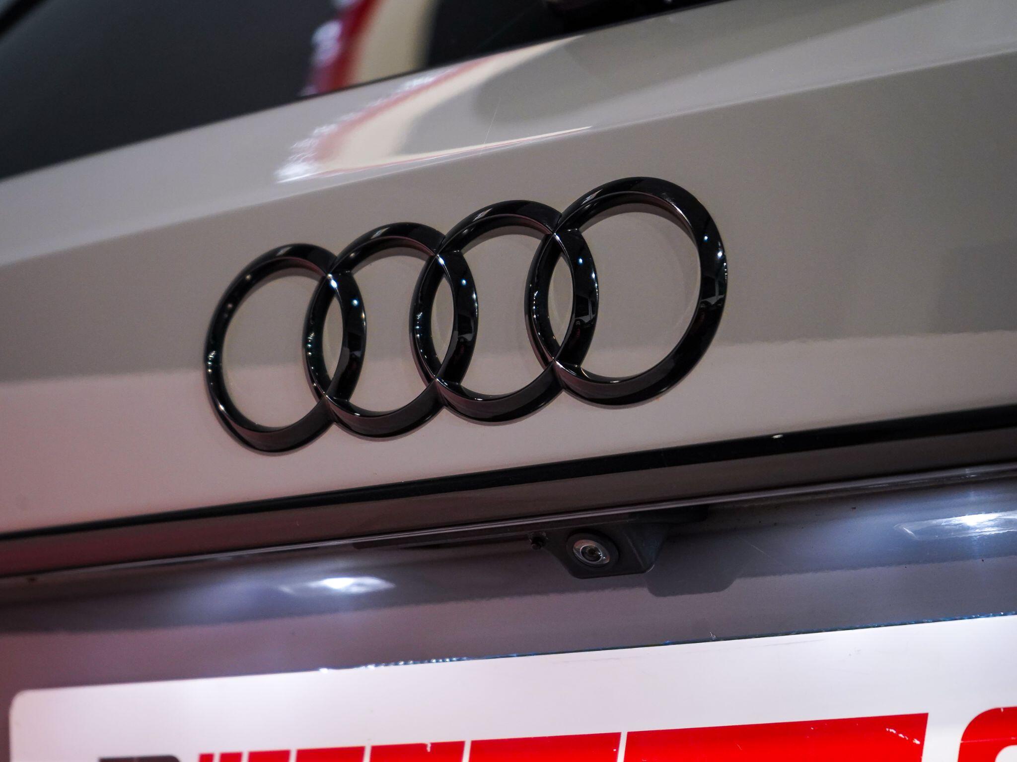 Audi RS4 view 51