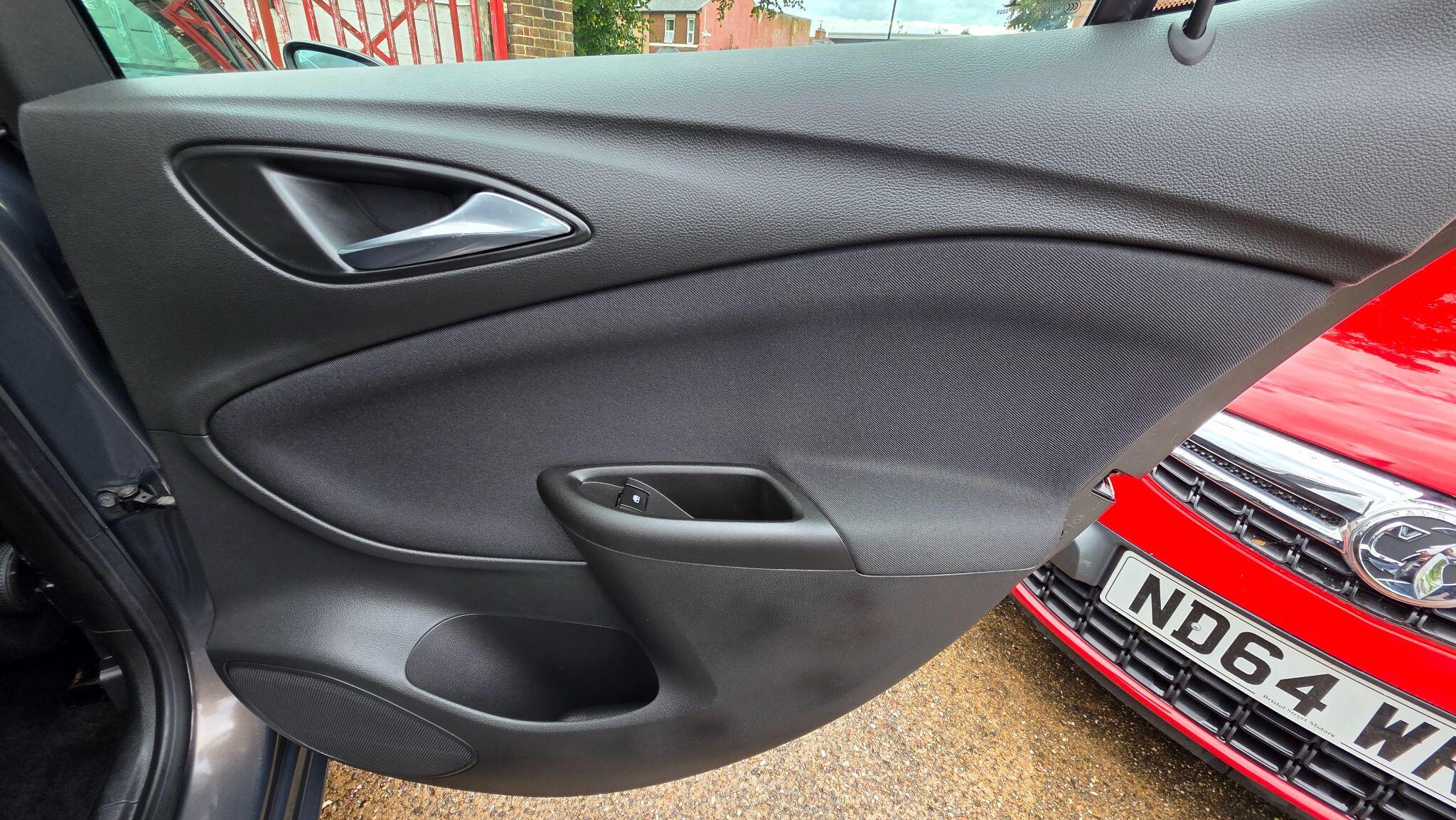 Vauxhall Astra view 29