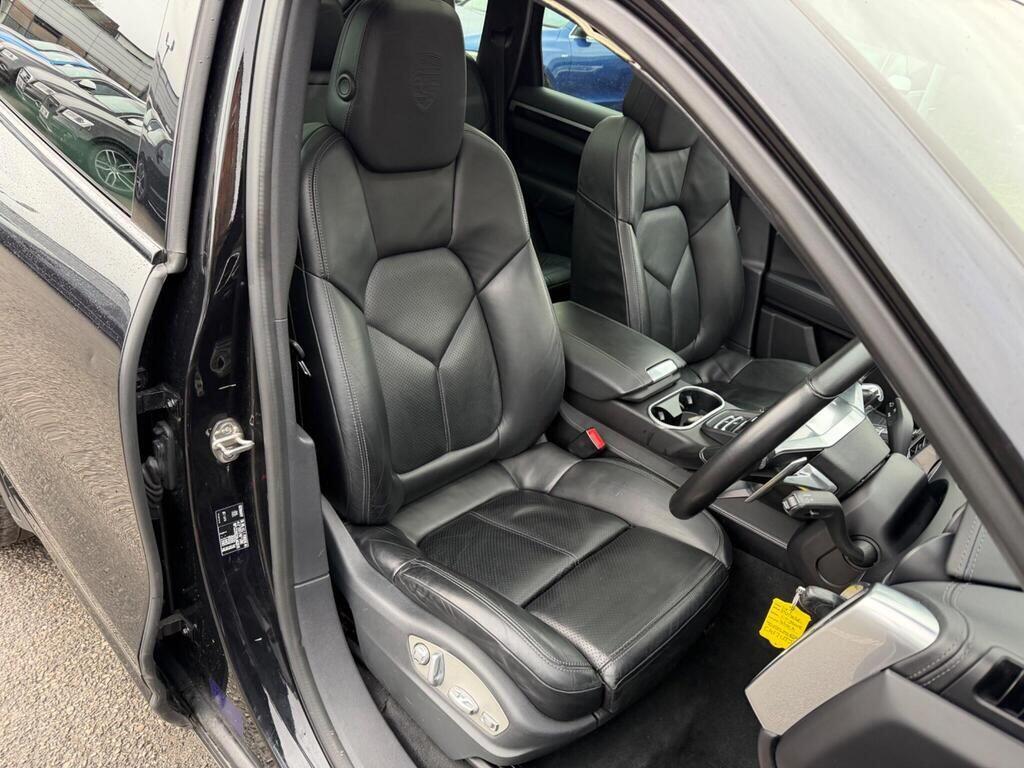 Porsche Cayenne view 18