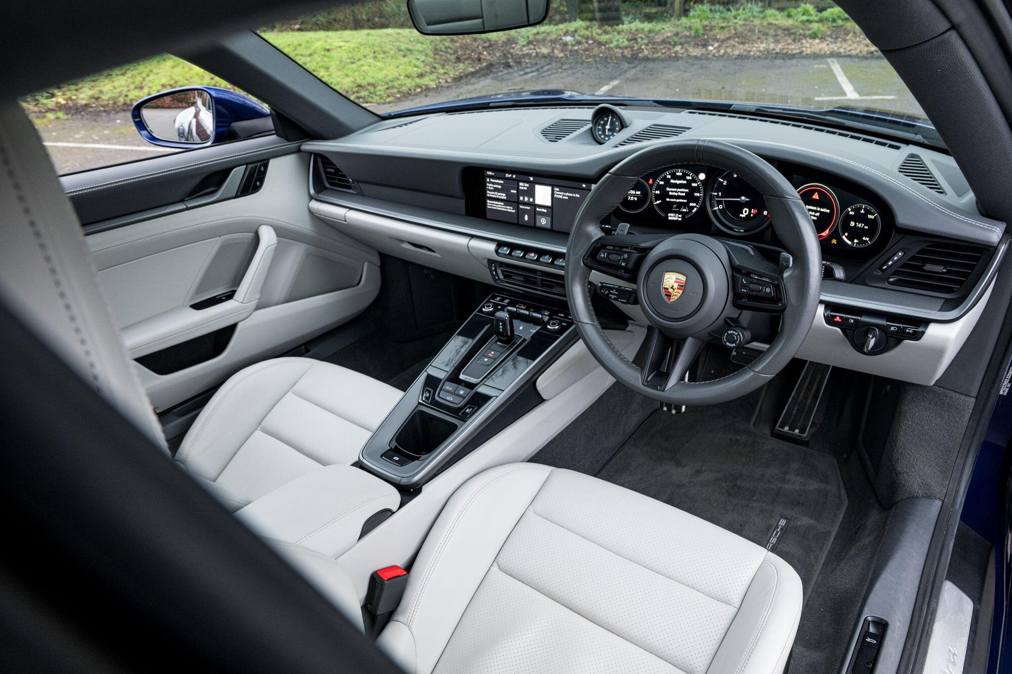 Porsche 911 view 38