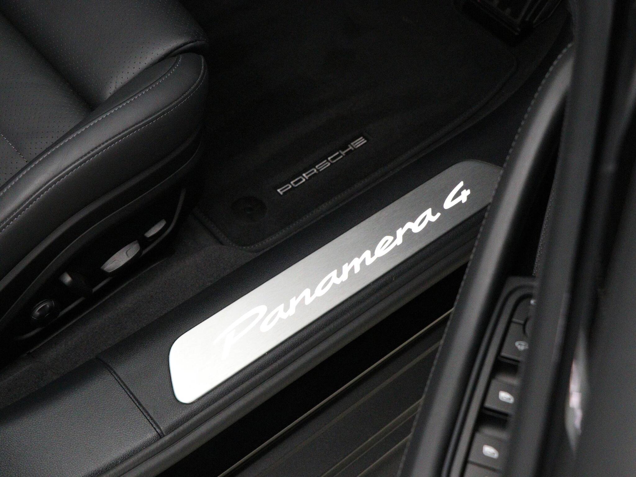 Porsche Panamera view 41