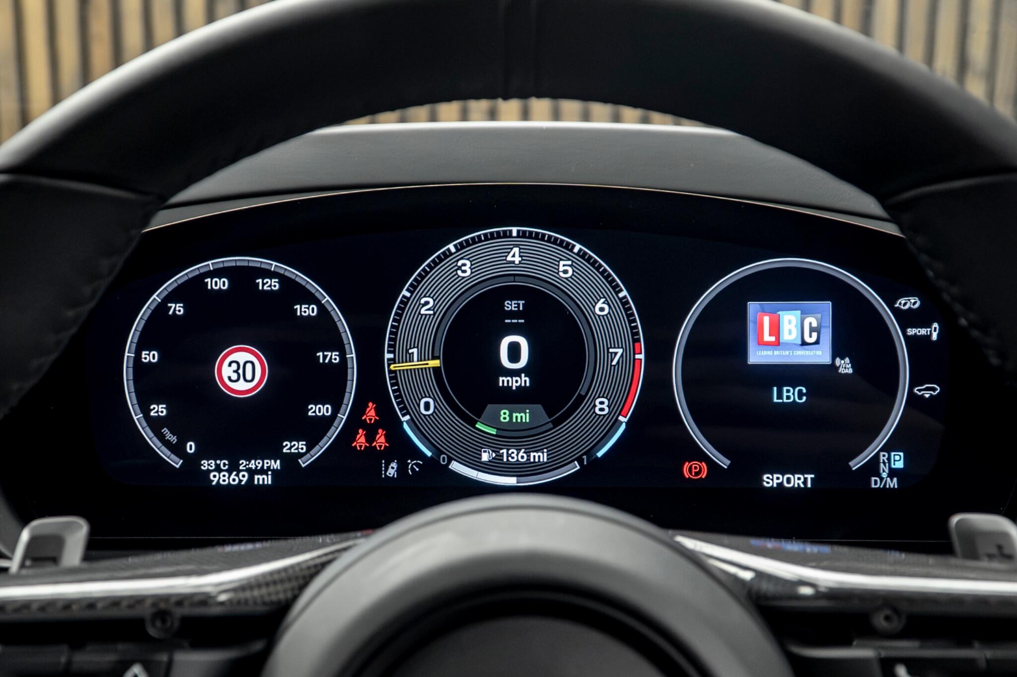 Porsche Cayenne view 31