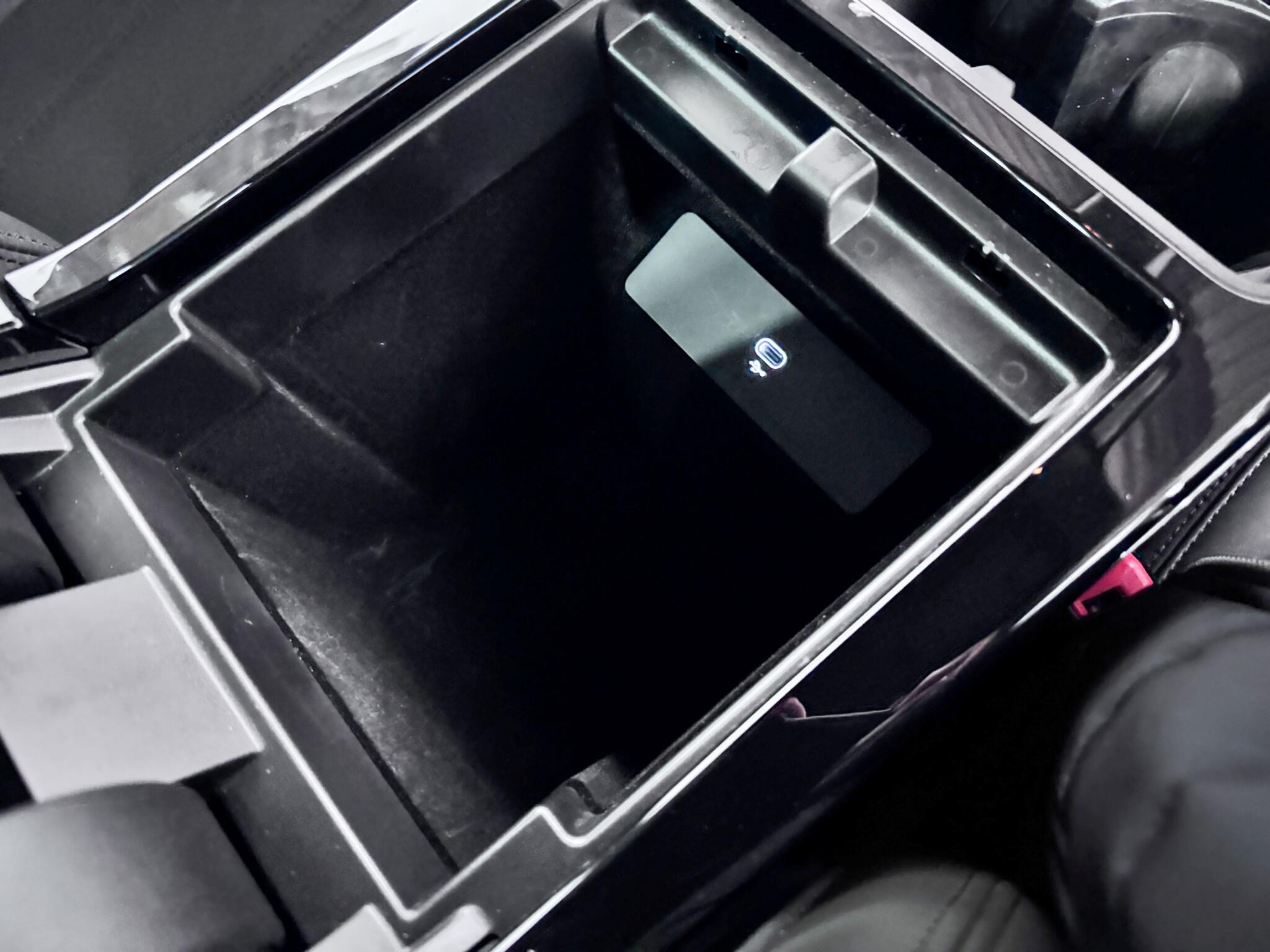 Land Rover Range Rover Evoque view 29