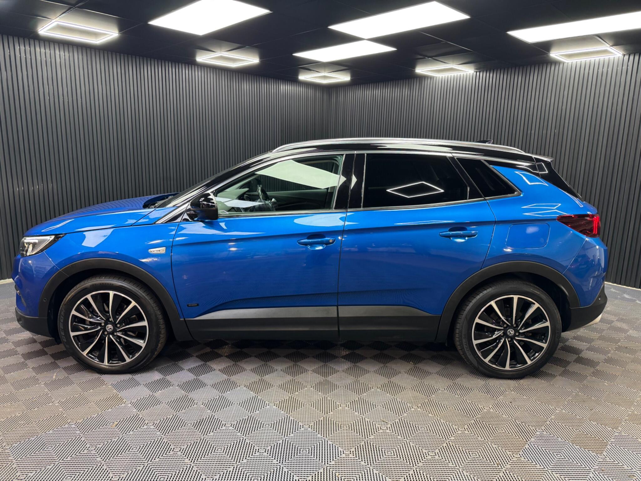 Vauxhall Grandland X view 5