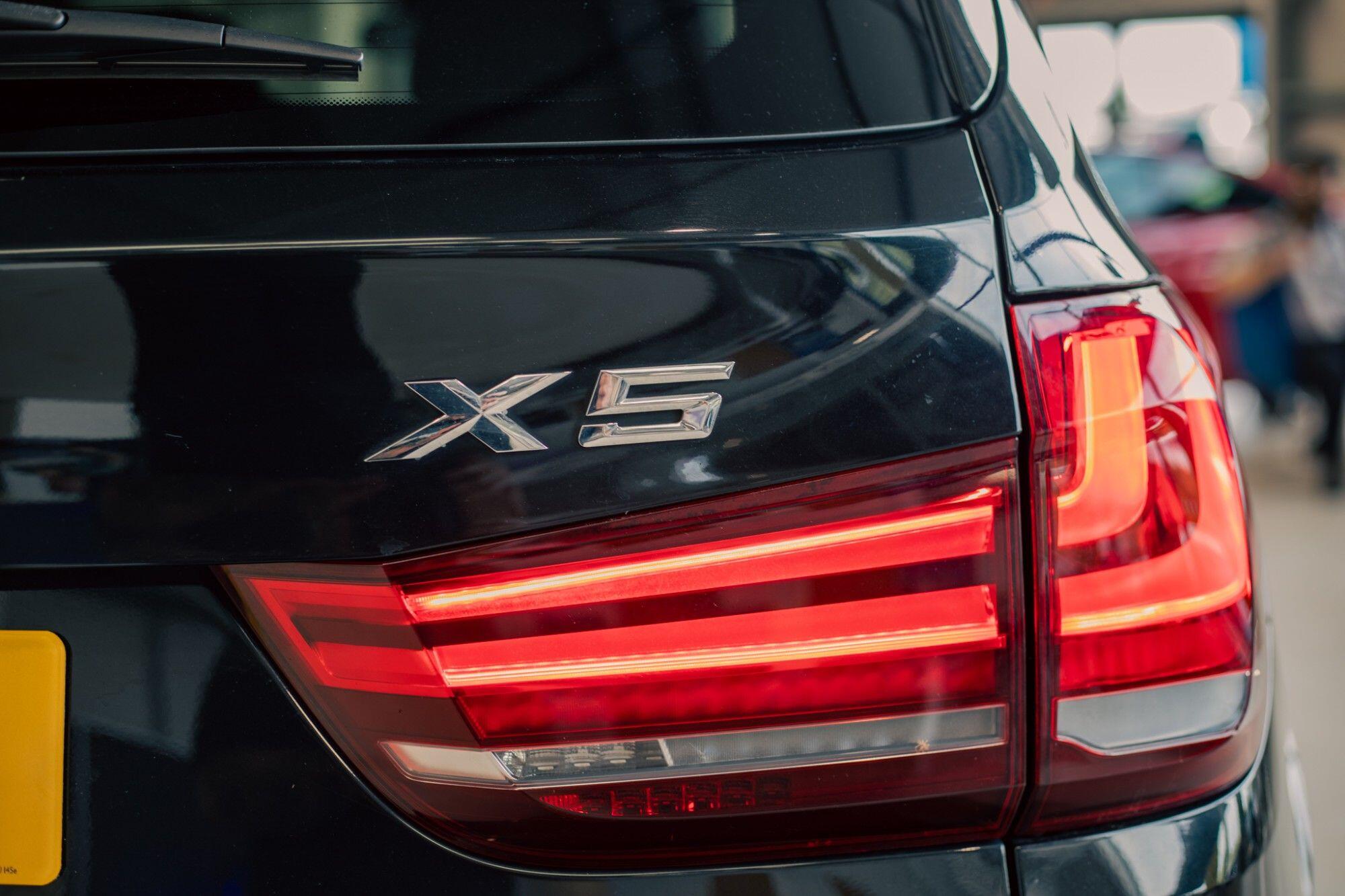 BMW X5 view 8