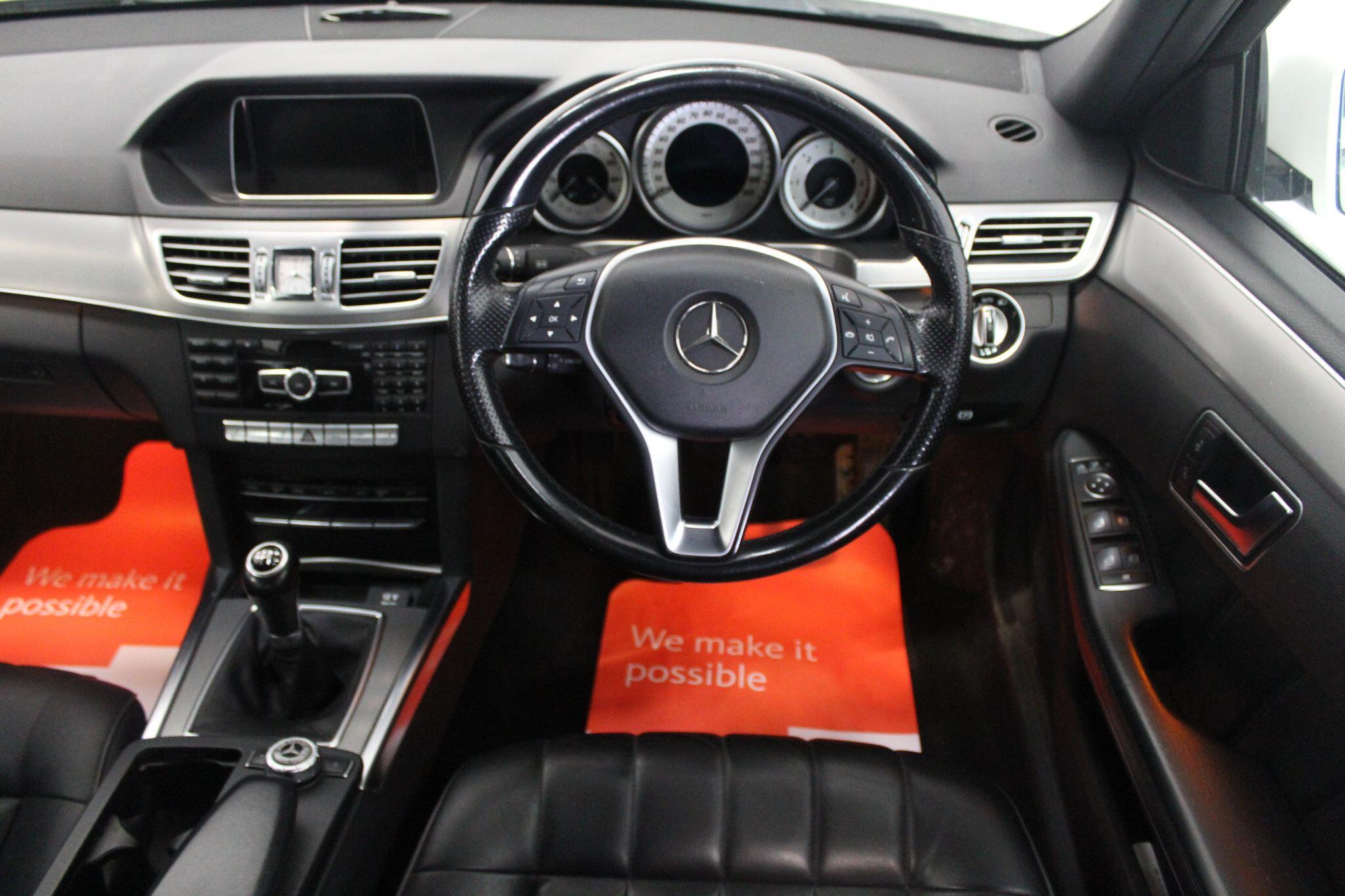 Mercedes-Benz E-Class view 43