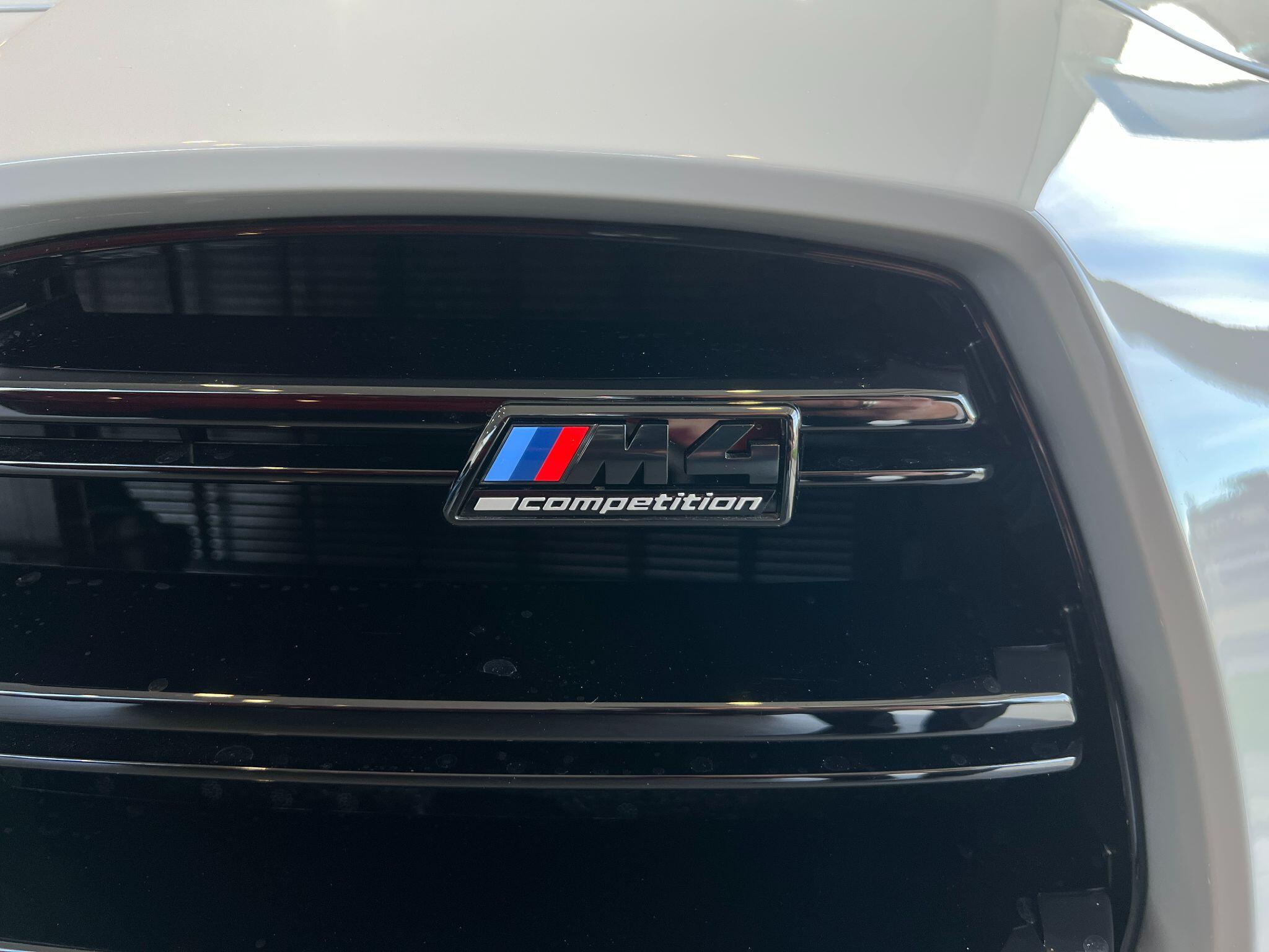 BMW M4 view 40