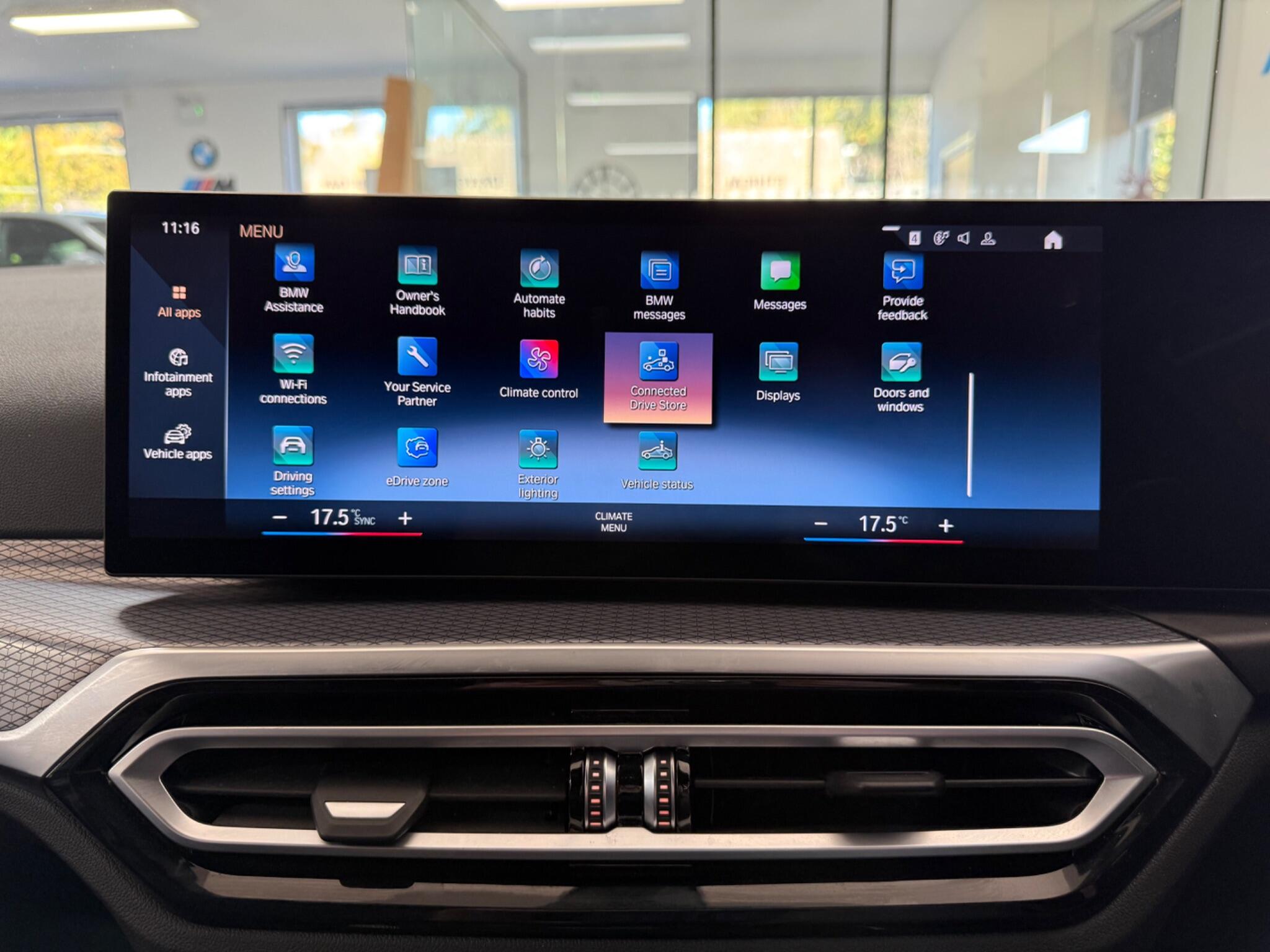 BMW 3 Series view 11